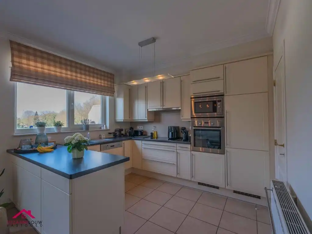 Meergezinswoning in gesloten bebouwing foto 35