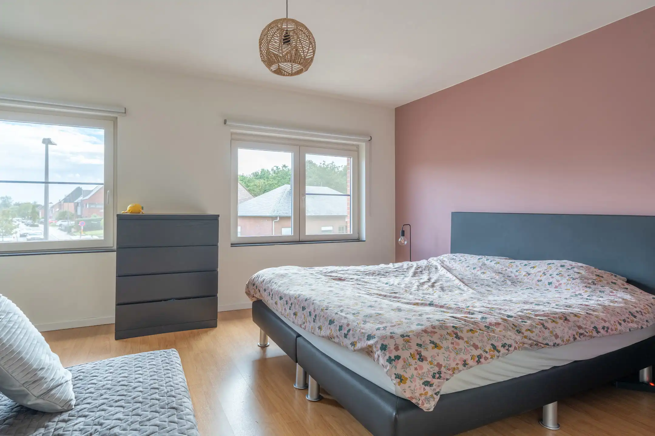 Instapklare 3 slaapkamerwoning met bureau en tuin te Turnhout foto 21