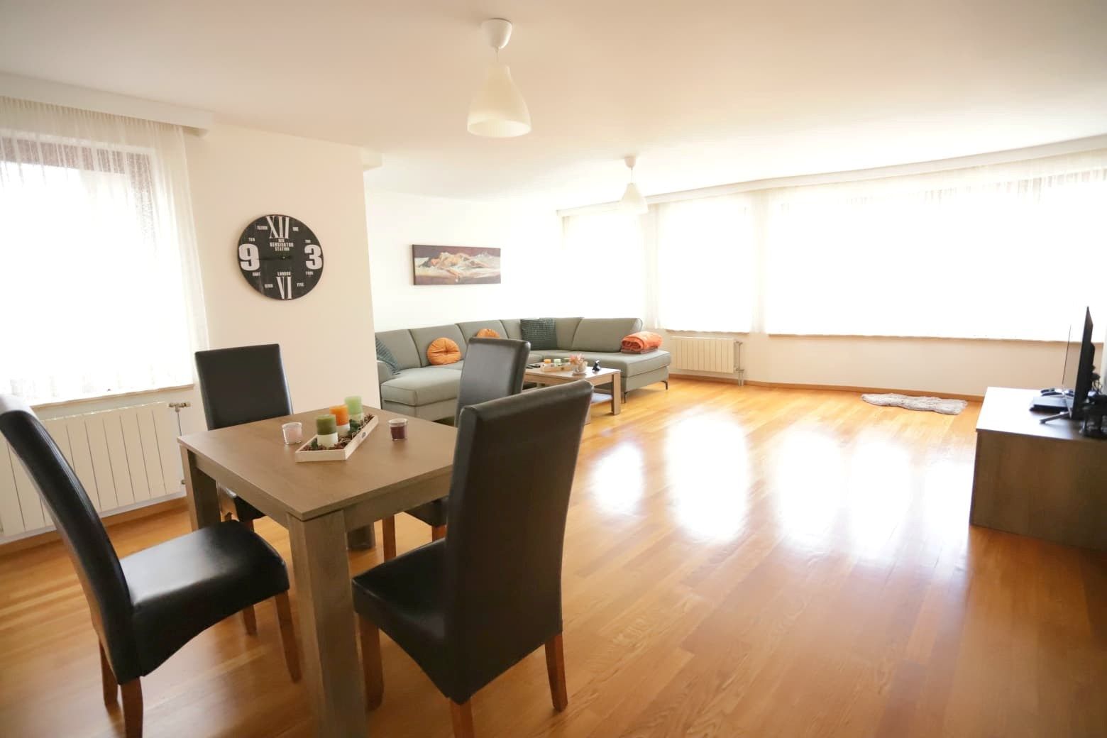 Appartement met 3 slaapkamers & lichtrijke woonkamer in centrum Genk foto 8