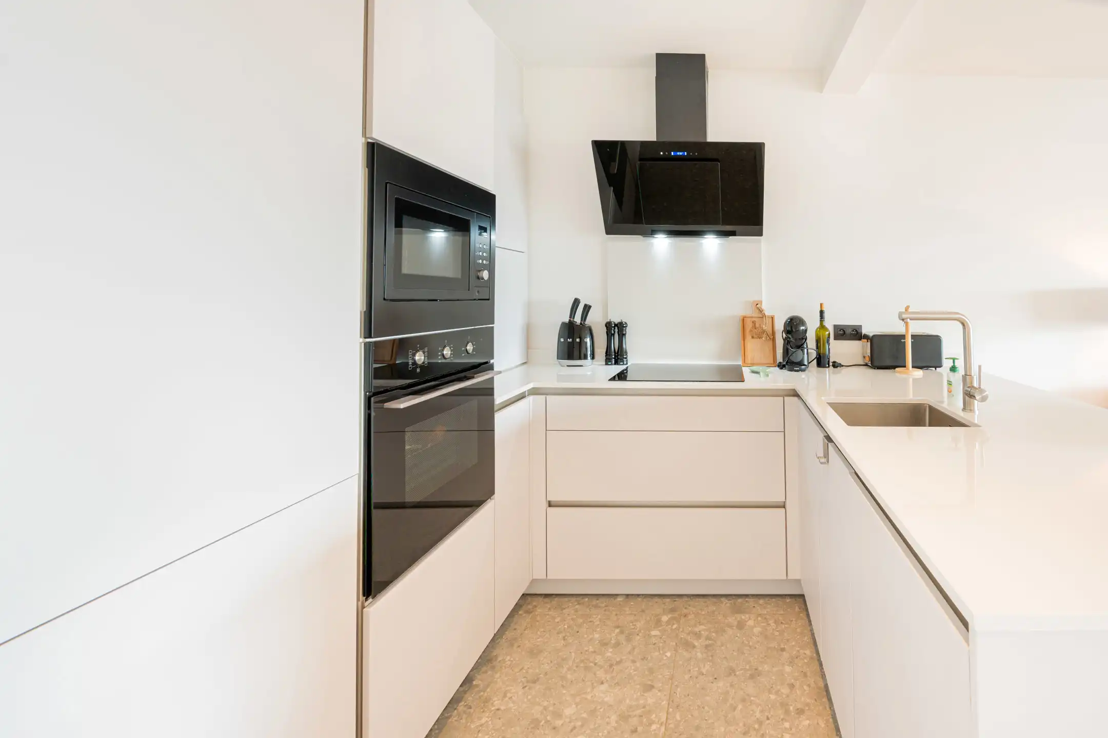 Knappe penthouse met terras en prachtig uitzicht foto 6