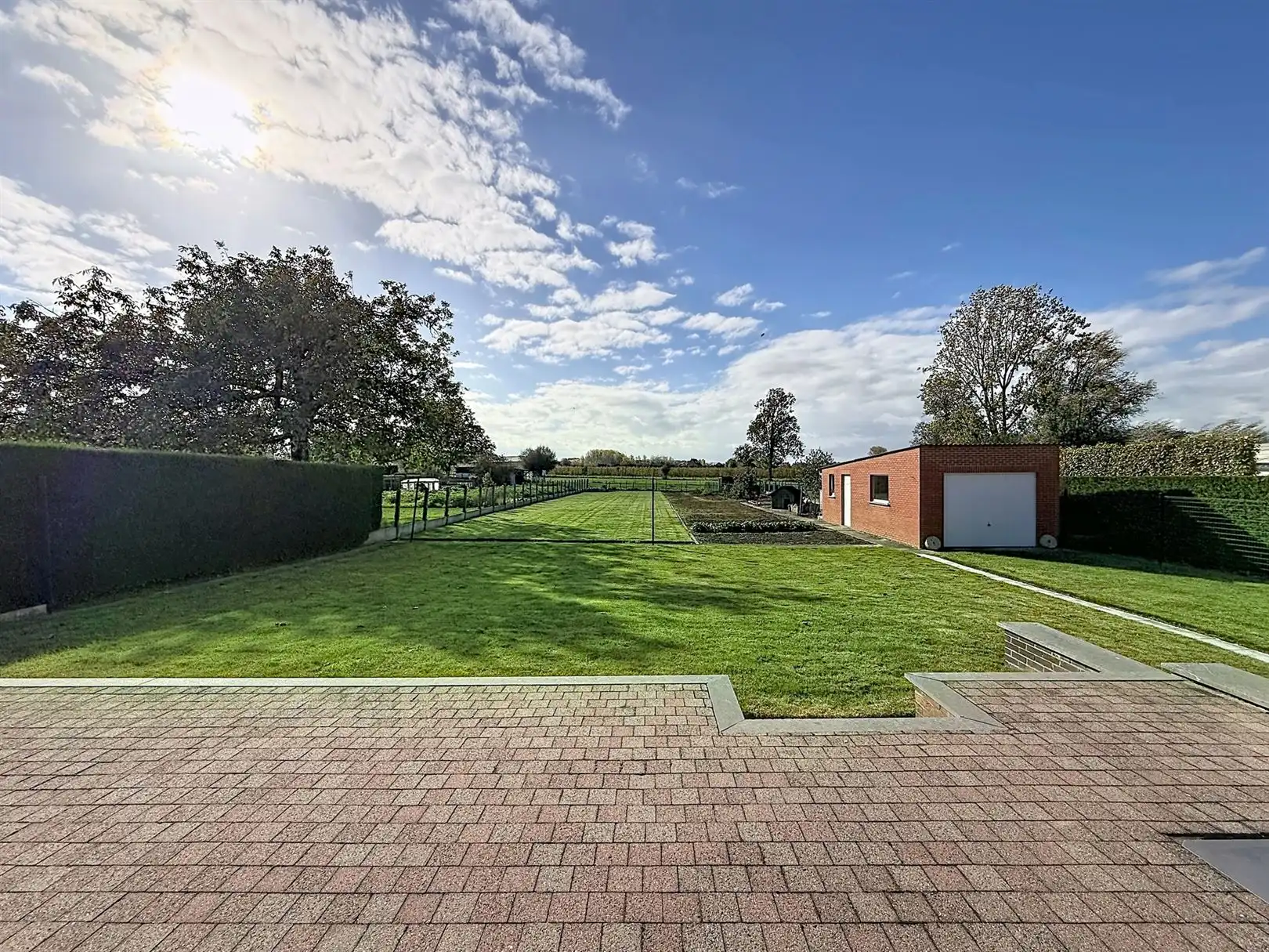 Op te frissen bungalow met garage, 3 slpks, opp 16a 17ca foto 5