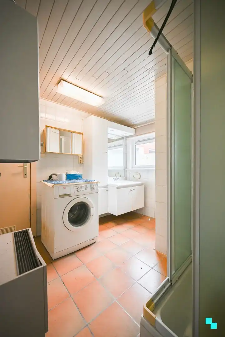 Te renoveren ééngezinswoning met vier slaapkamers en stockagemogelijkheden te Izegem foto 10