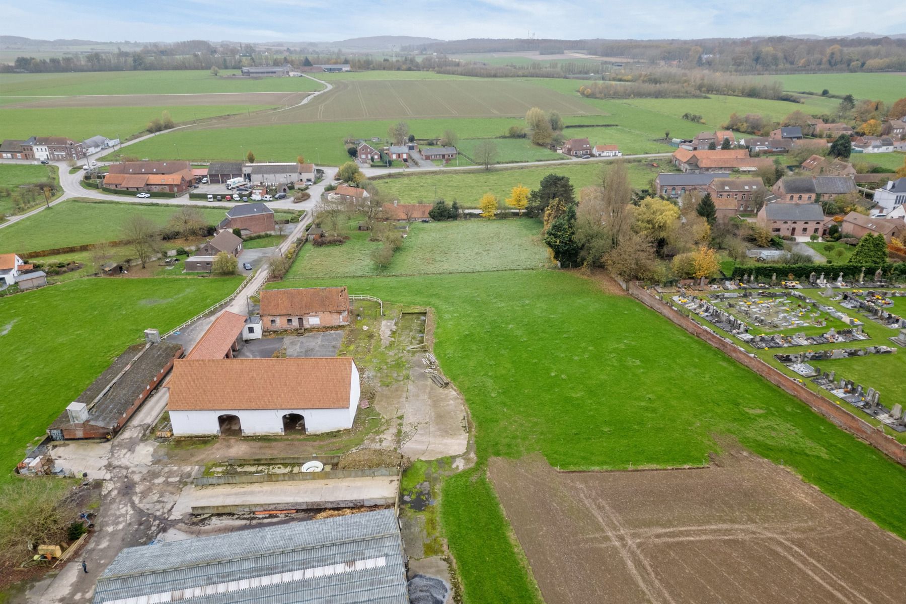 Unieke vierkantshoeve met eindeloze mogelijkheden foto 10