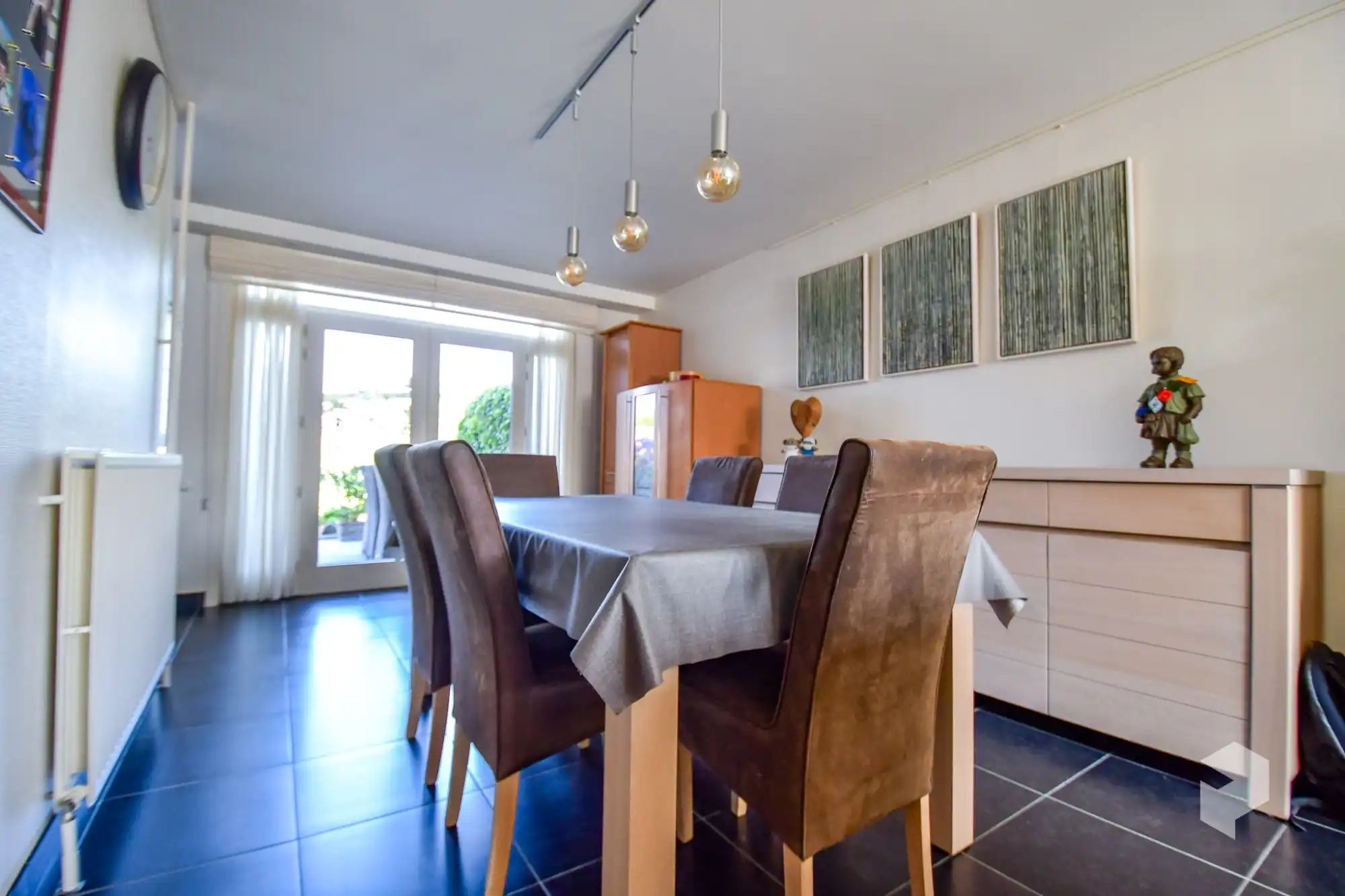 Ruime goed onderhouden woning met 3 slpk en tuin foto 9