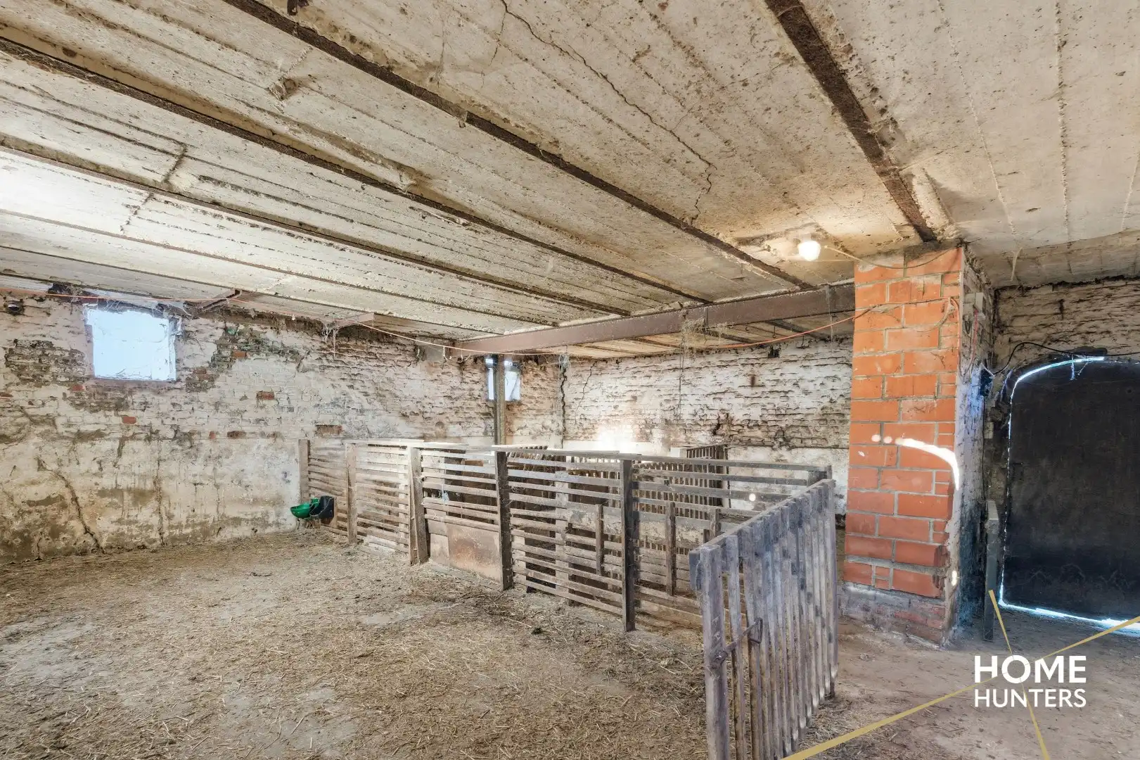 Unieke te renoveren hoeve op 14.188 m² met adembenemend zicht op de Kemmelberg foto 33