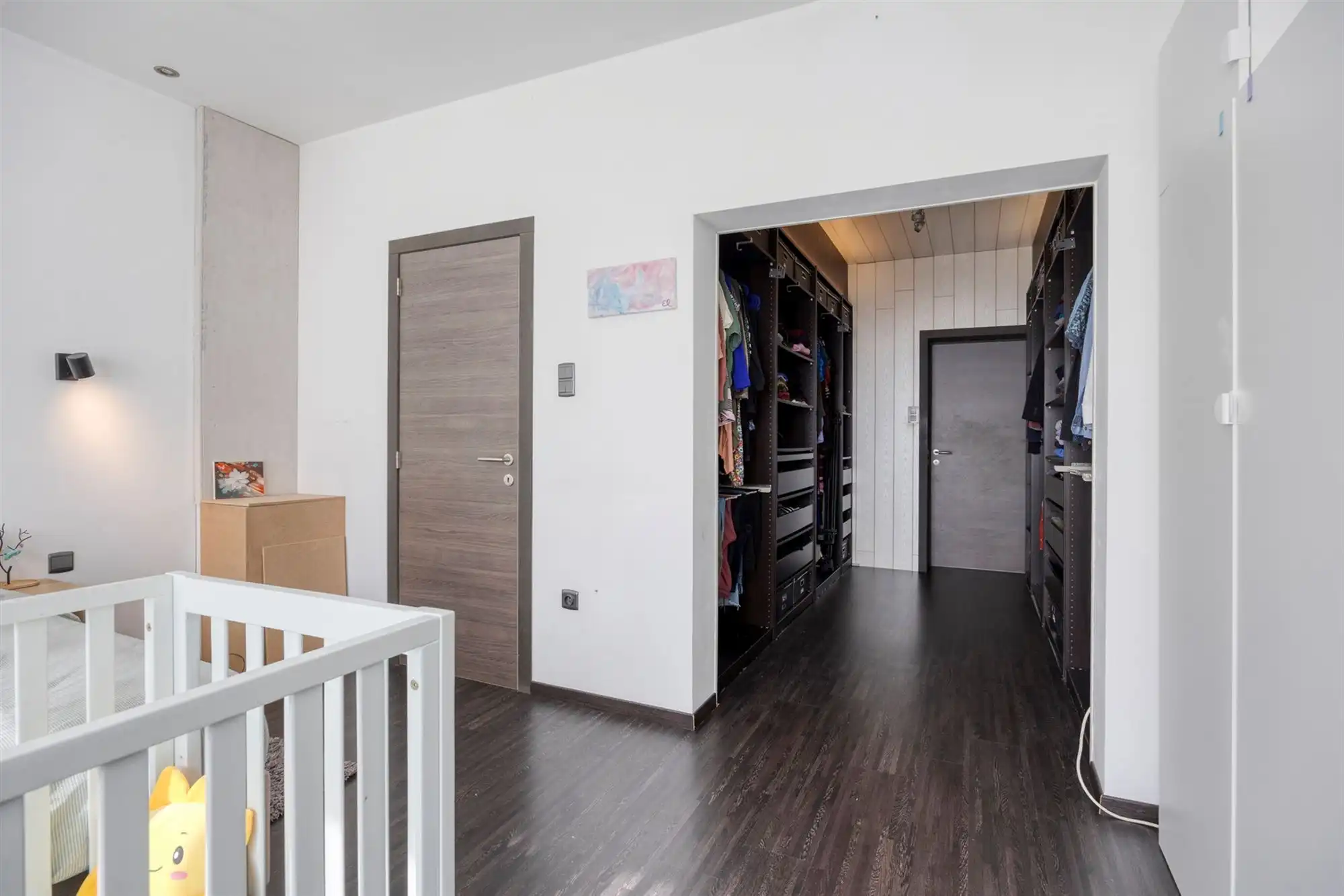 Ruime gezinswoning met garage en uitstekende bereikbaarheid foto 16