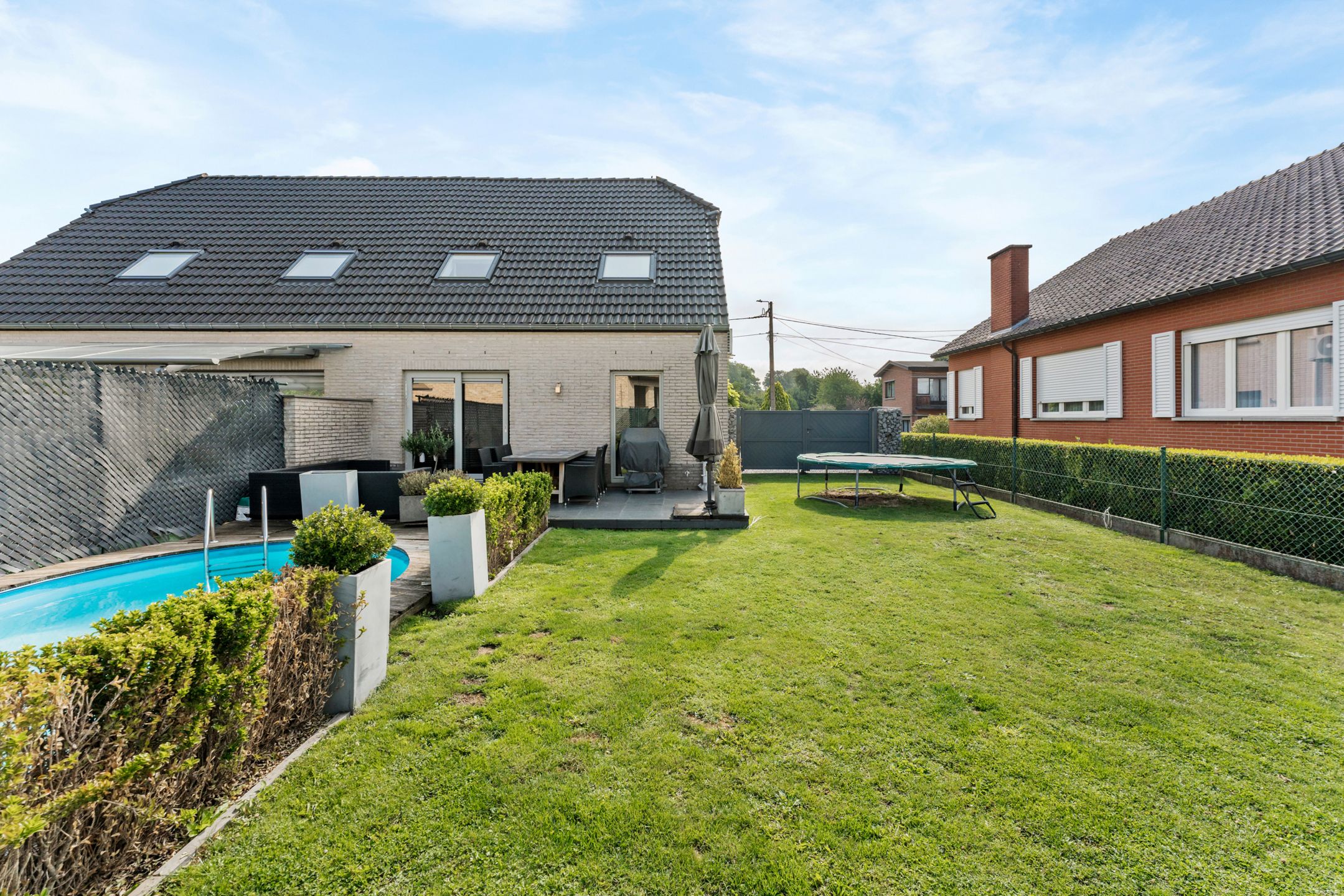 Halfvrijstaande gezinswoning met zwembad te Zichen foto 19