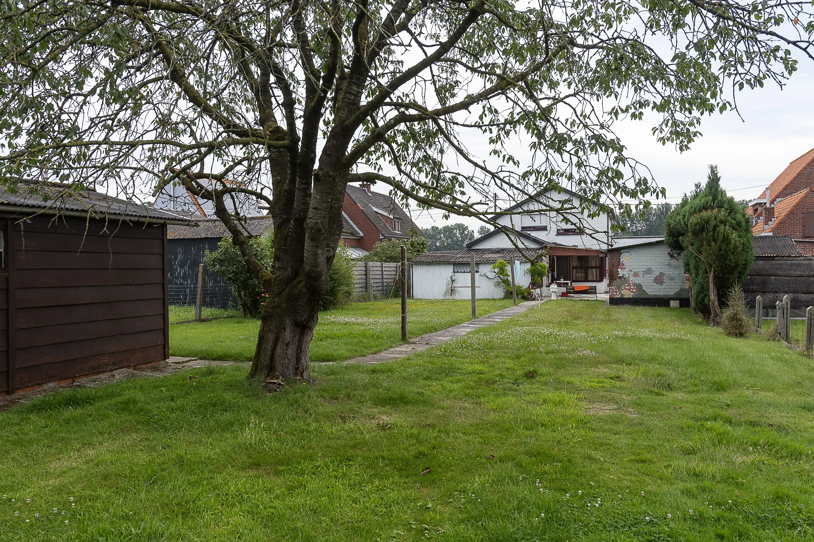 Te renoveren woning met prachtige tuin aan Drongengoedbos foto 23