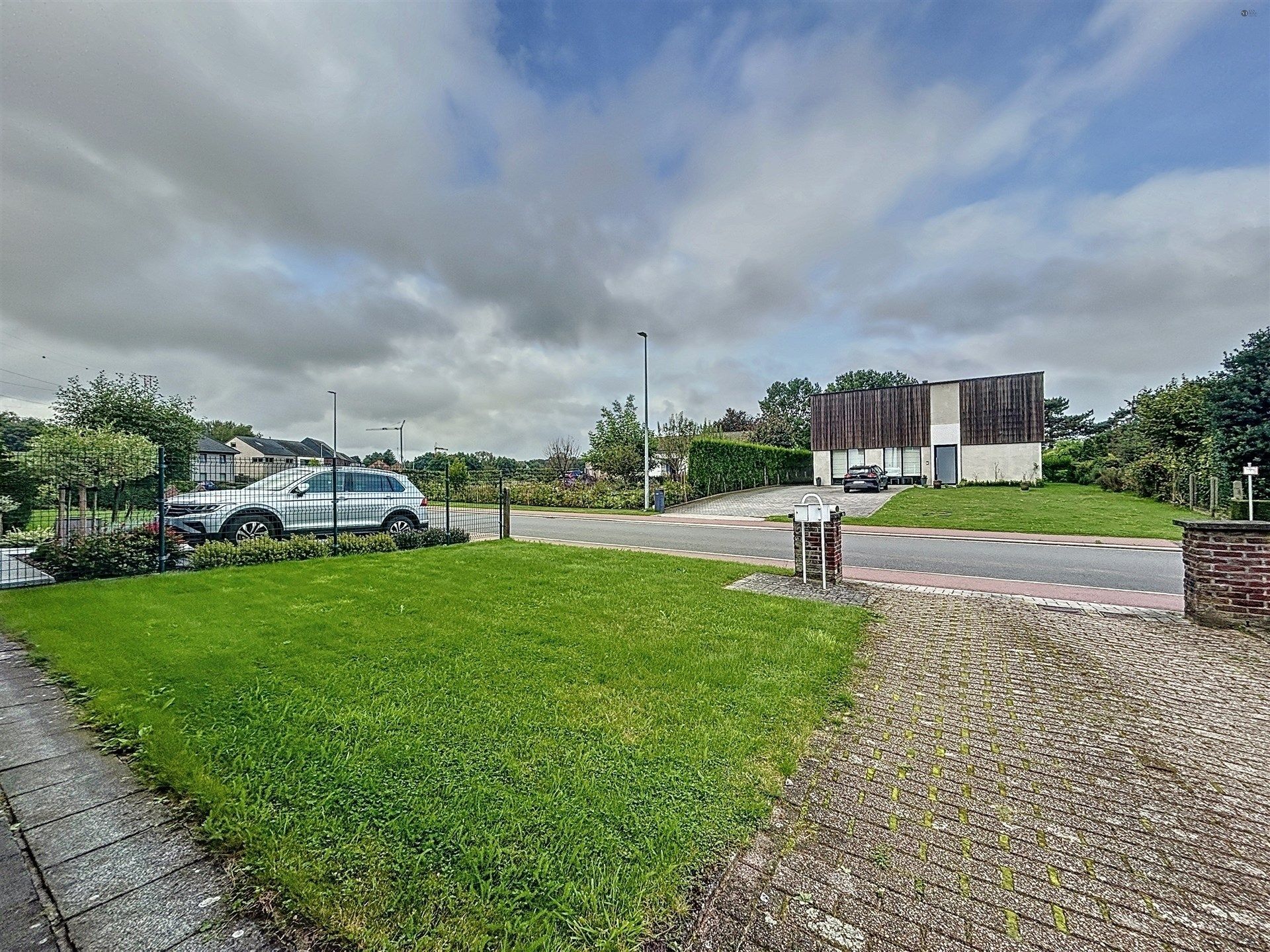 Ruime half open bebouwing met aparte garage op perceel van 800m² foto 30