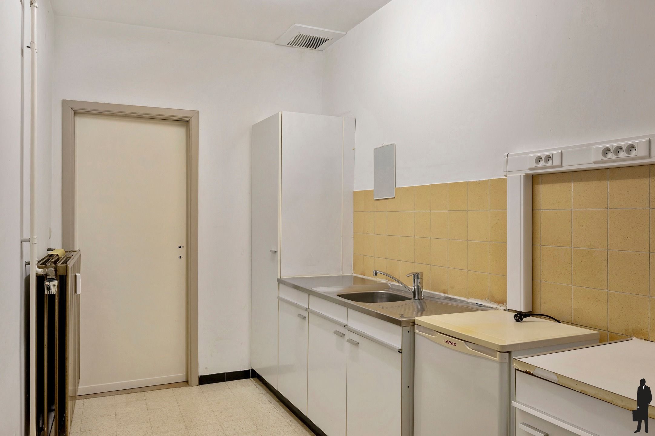 Ruim gelijkvloers handelspand met een oppervlakte van 180m² foto 15