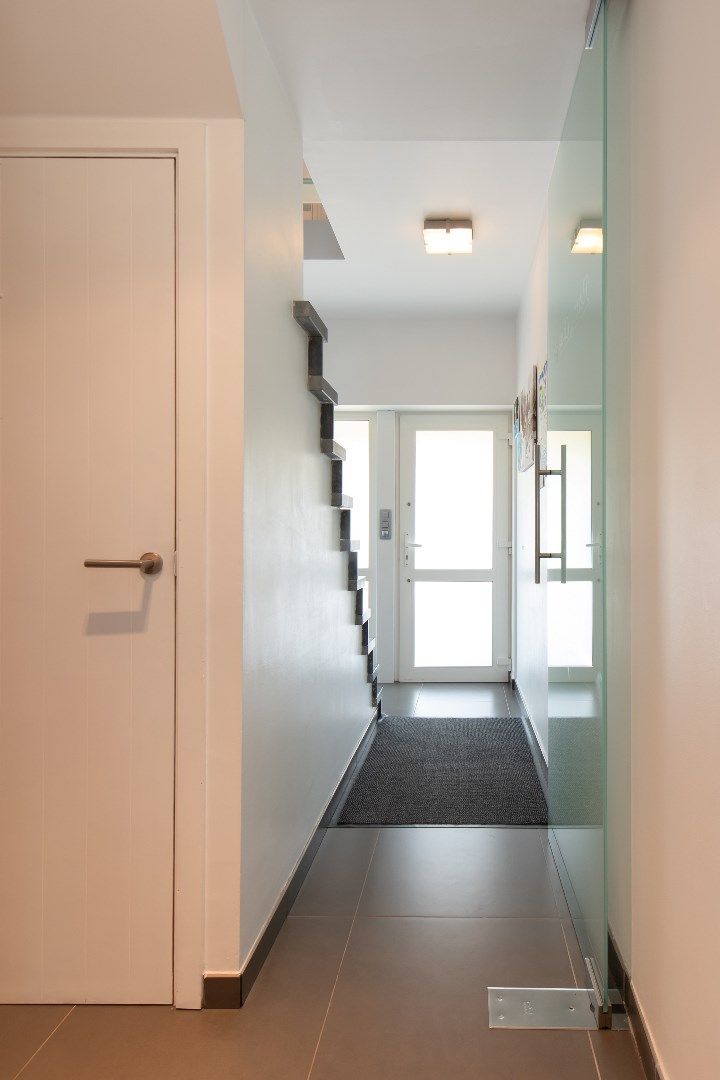 Gerenoveerde villa met 5 slpk's foto 8