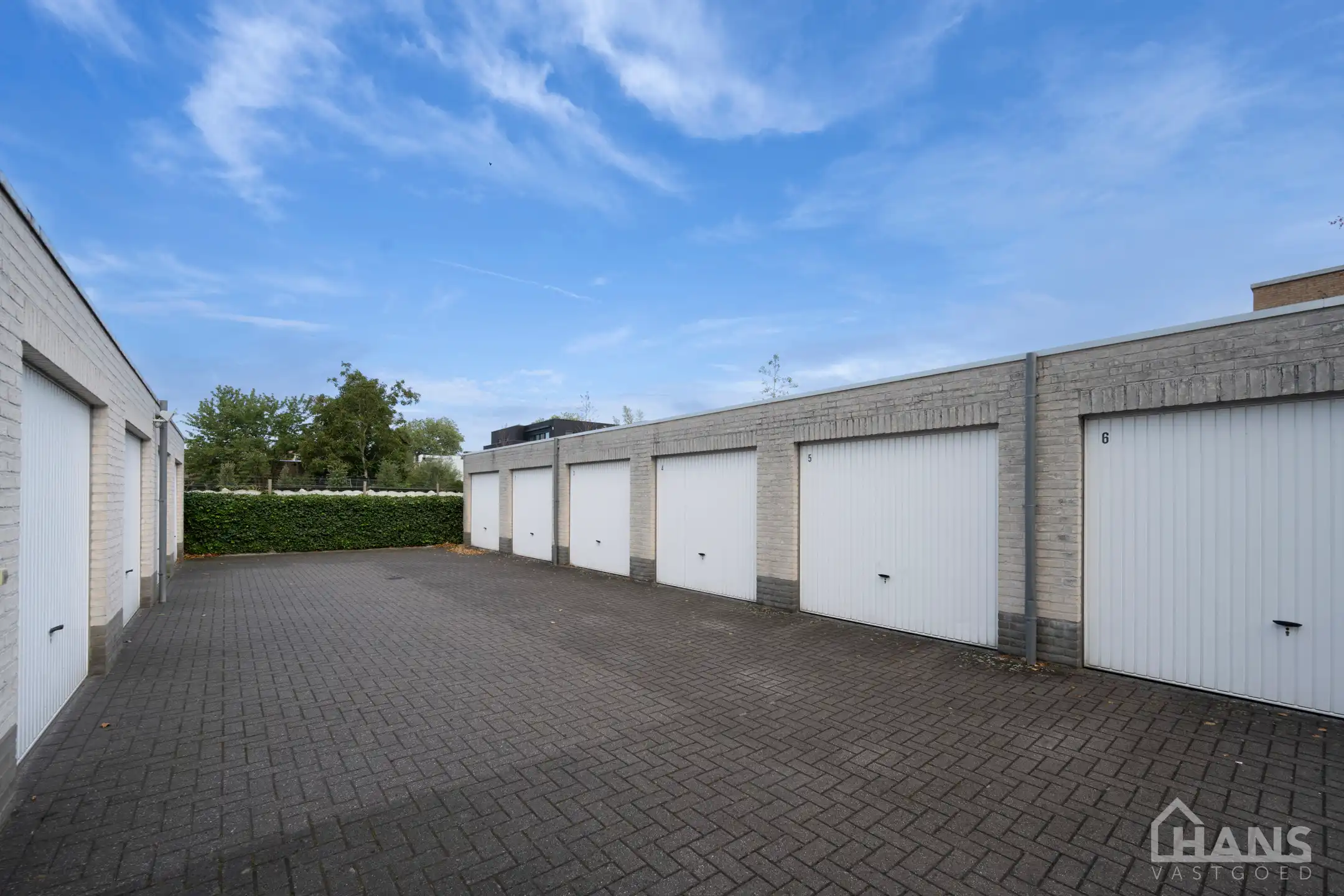 Instapklaar appartement met garagebox foto 13