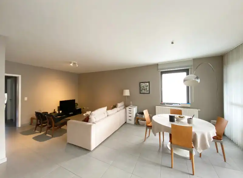 Zeer mooi appartement met 2 autostaanplaatsen in centrum van Houthalen foto 2