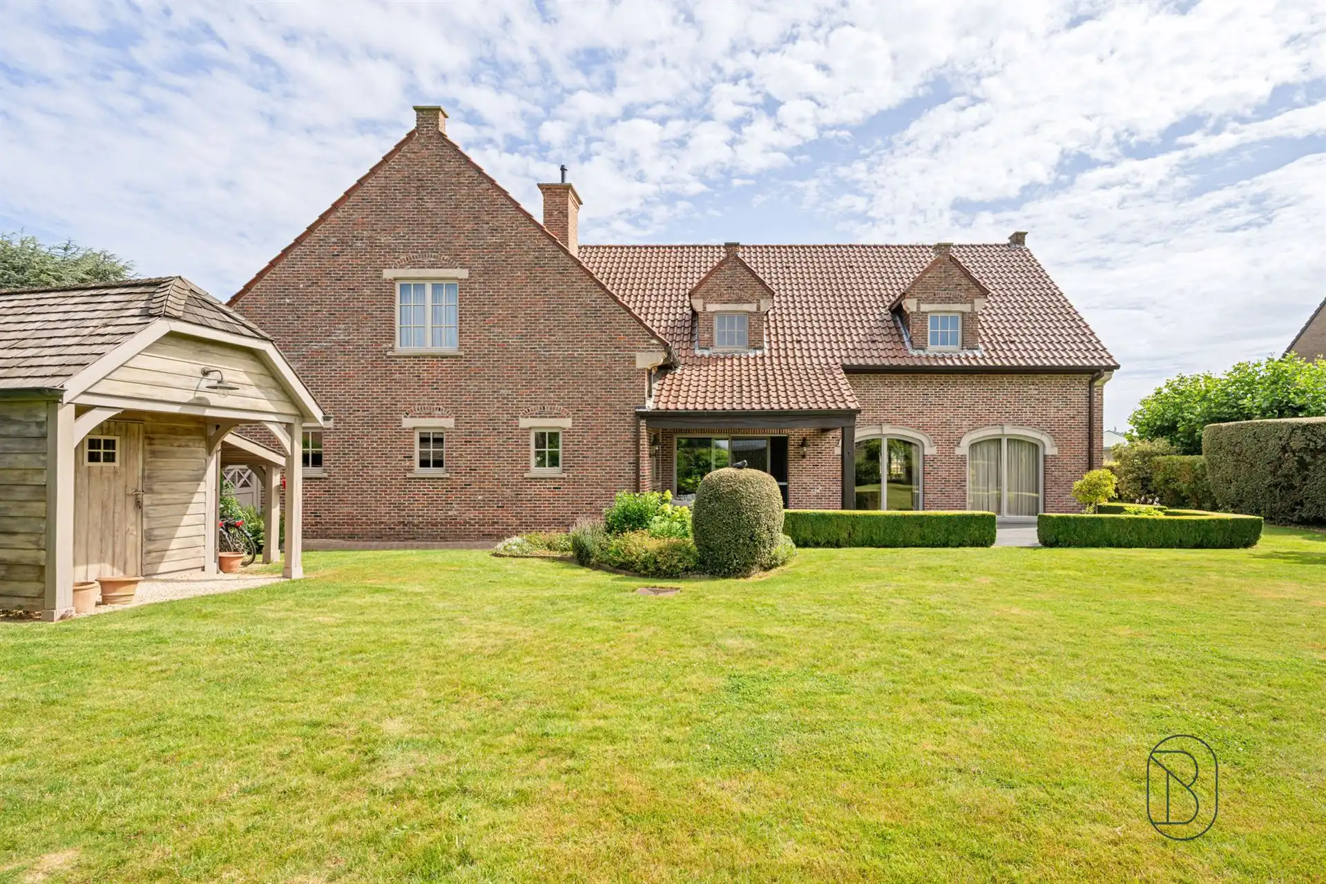 Exclusieve grote villa van 550 m² met een prachtig zicht! foto {{pictureIndex}}