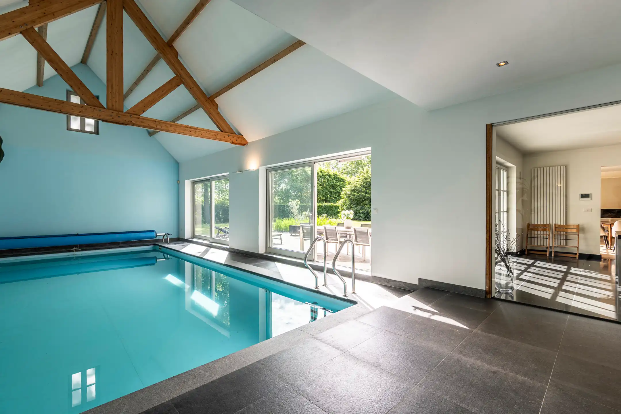 Instapklare villa met 4 slpks en binnenzwembad op 2232m² foto 9