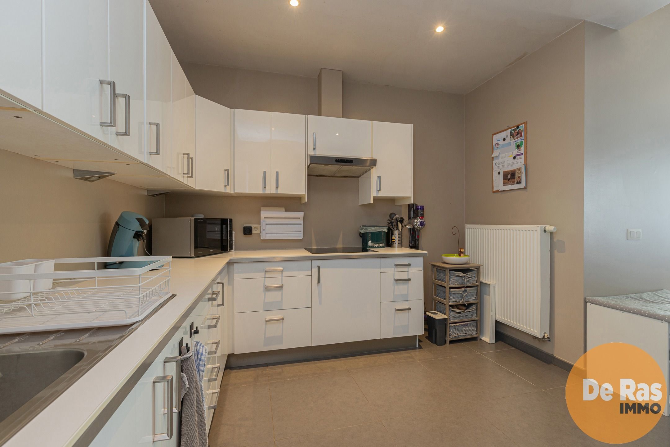 HERZELE - Gelijkvloers appartement inclusief garage met tuin foto 15