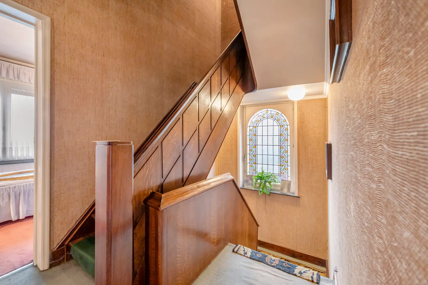 Imposante herenwoning met loods in hartje Overmere  foto 28