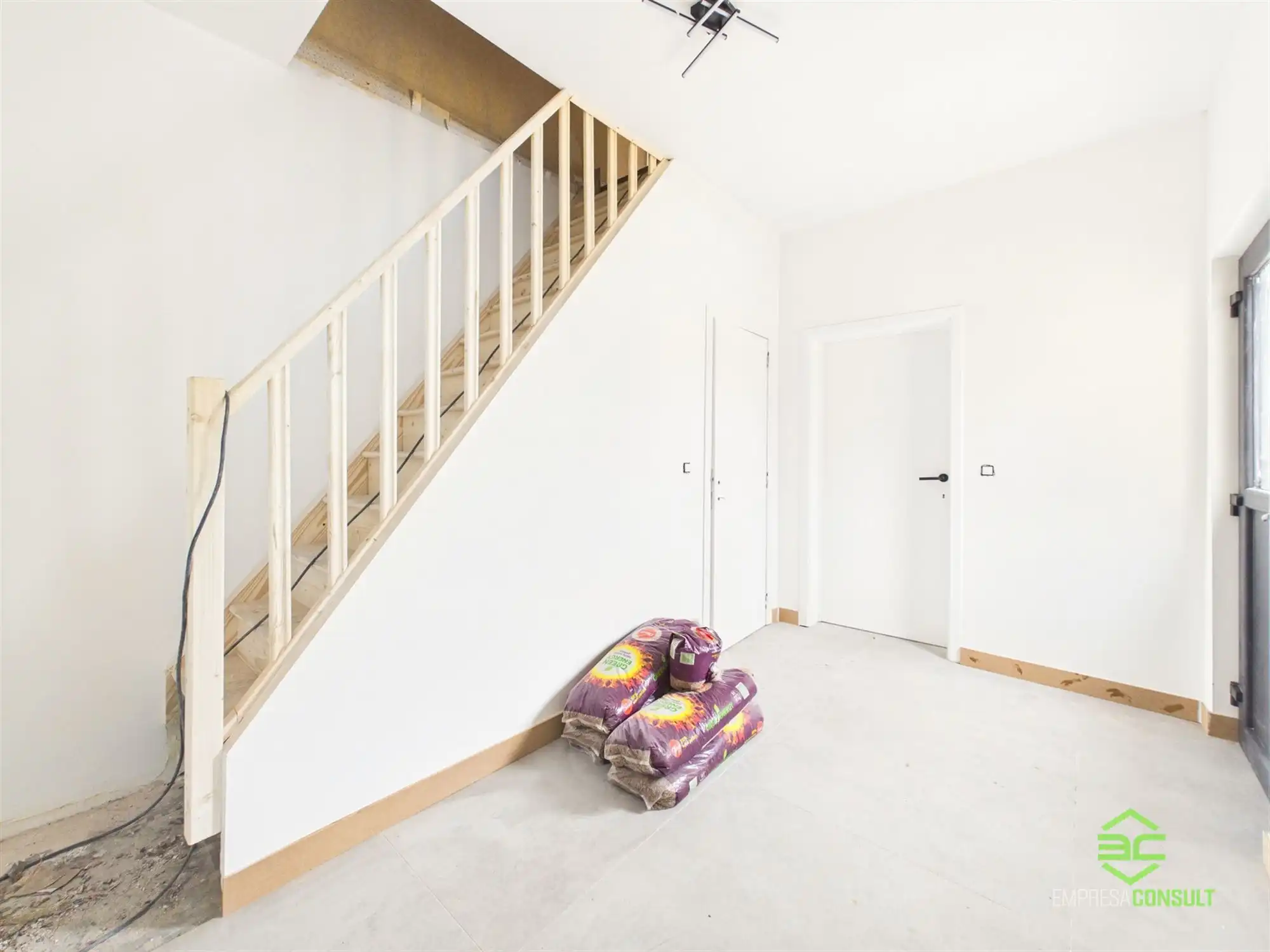 Deels gerenoveerde gezinswoning met 4 slpk op 8a84ca! foto 11