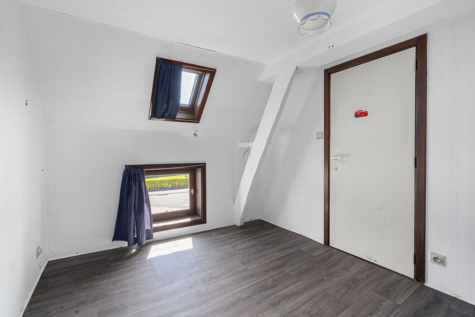 Te renoveren woning met 2 slaapkamers  foto 9