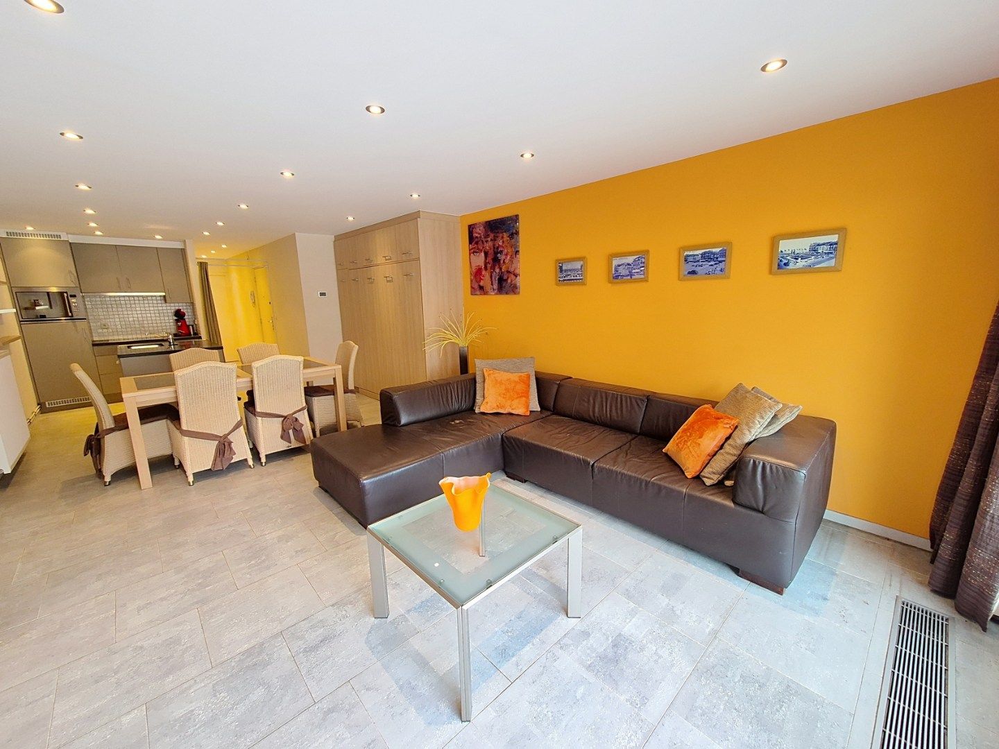 Mooi appartement met terras op het Heldenplein in Knokke-Heist. foto 2