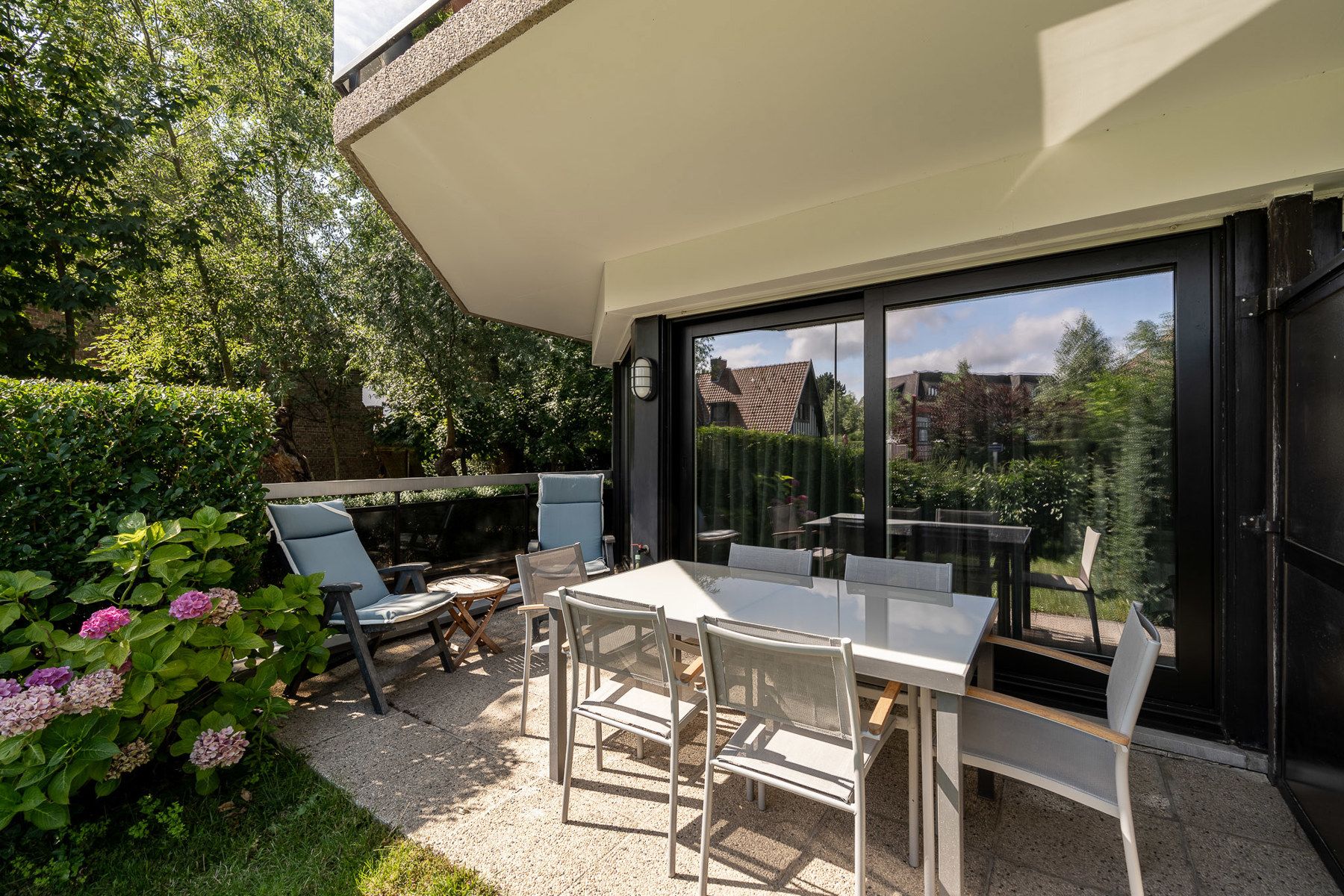 Zonnig gelijkvloers appartement centraal in het Zoute foto 7