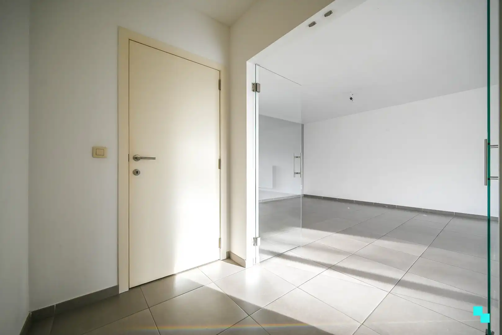 Energiezuinig appartement met twee terrassen in Wielsbeke foto 3