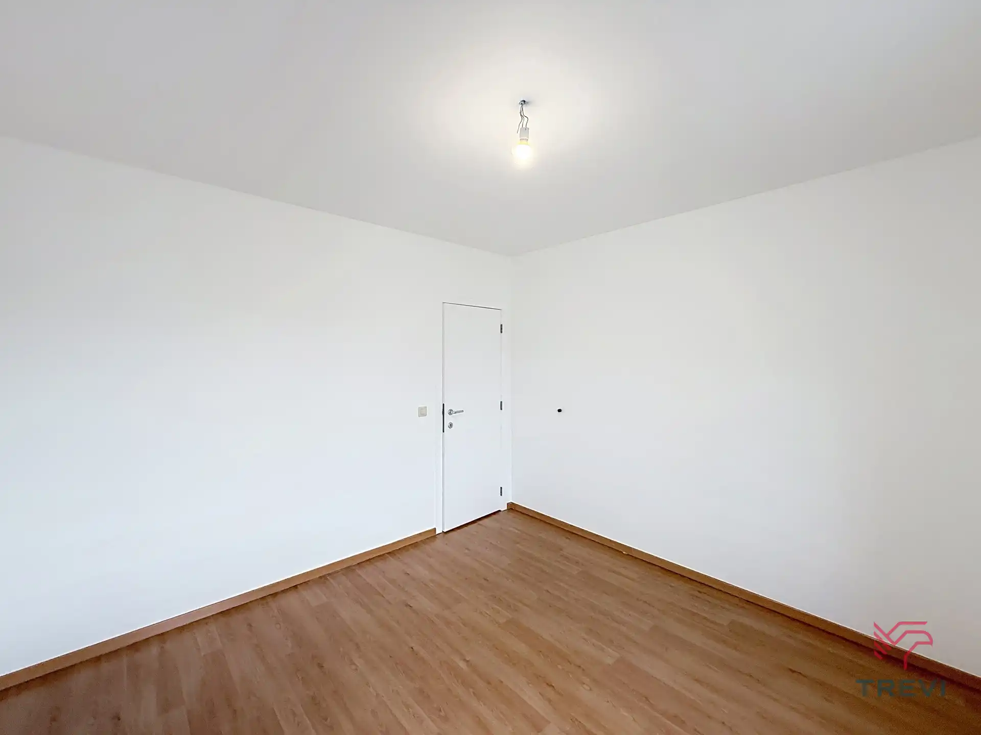 Appartement met 1 slaapkamer + volledig opgeknapt kantoor! foto 9
