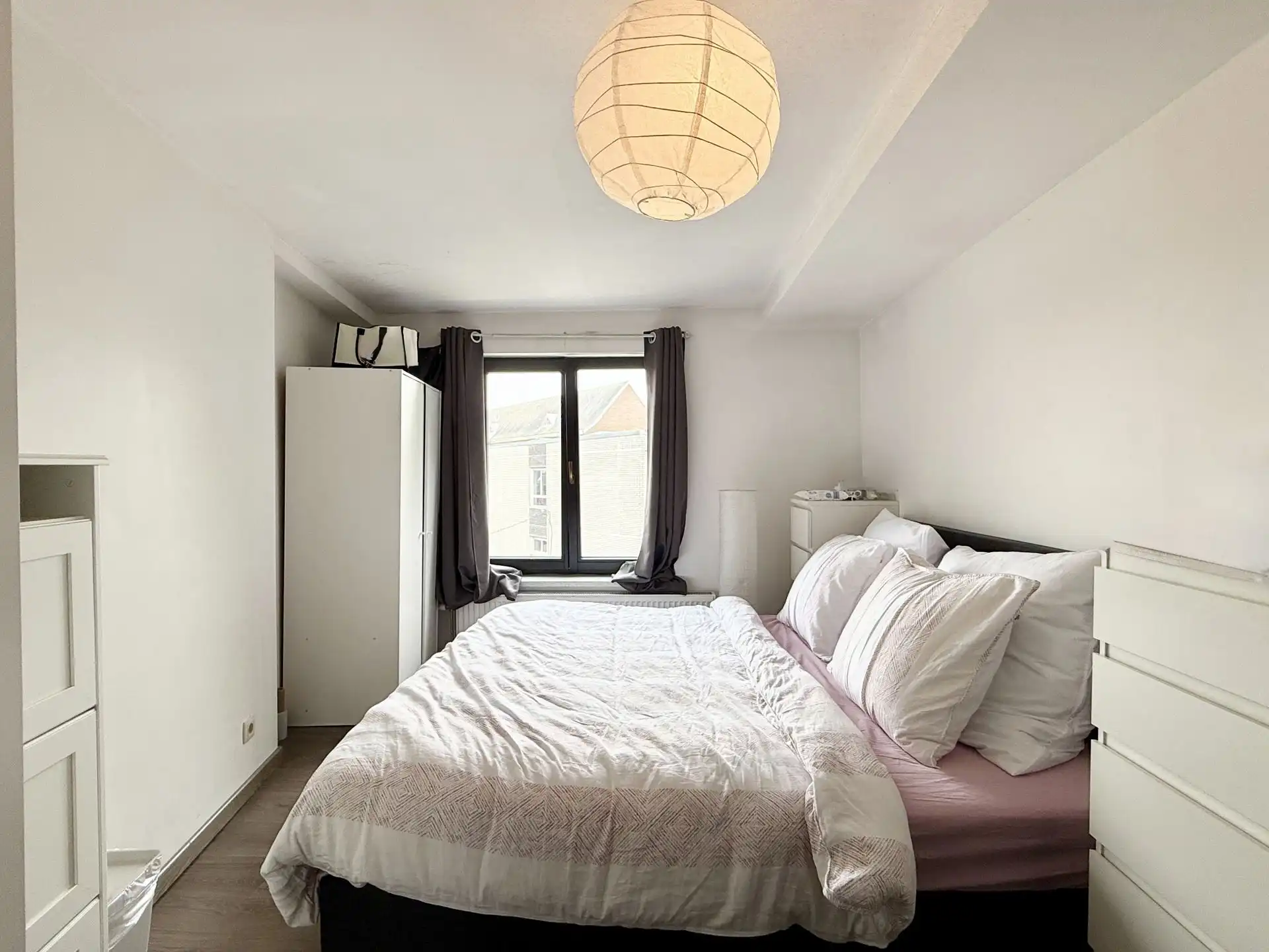 Appartement met 1 slaapkamer van 90 m² met kelder. foto 5