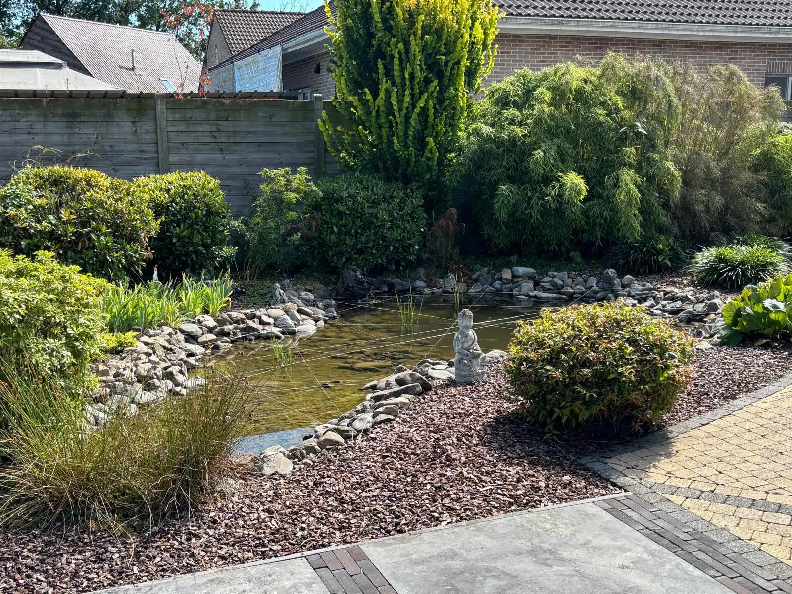 Vrijstaande (gemeubileerde) woning met zwembad en tuin foto 4