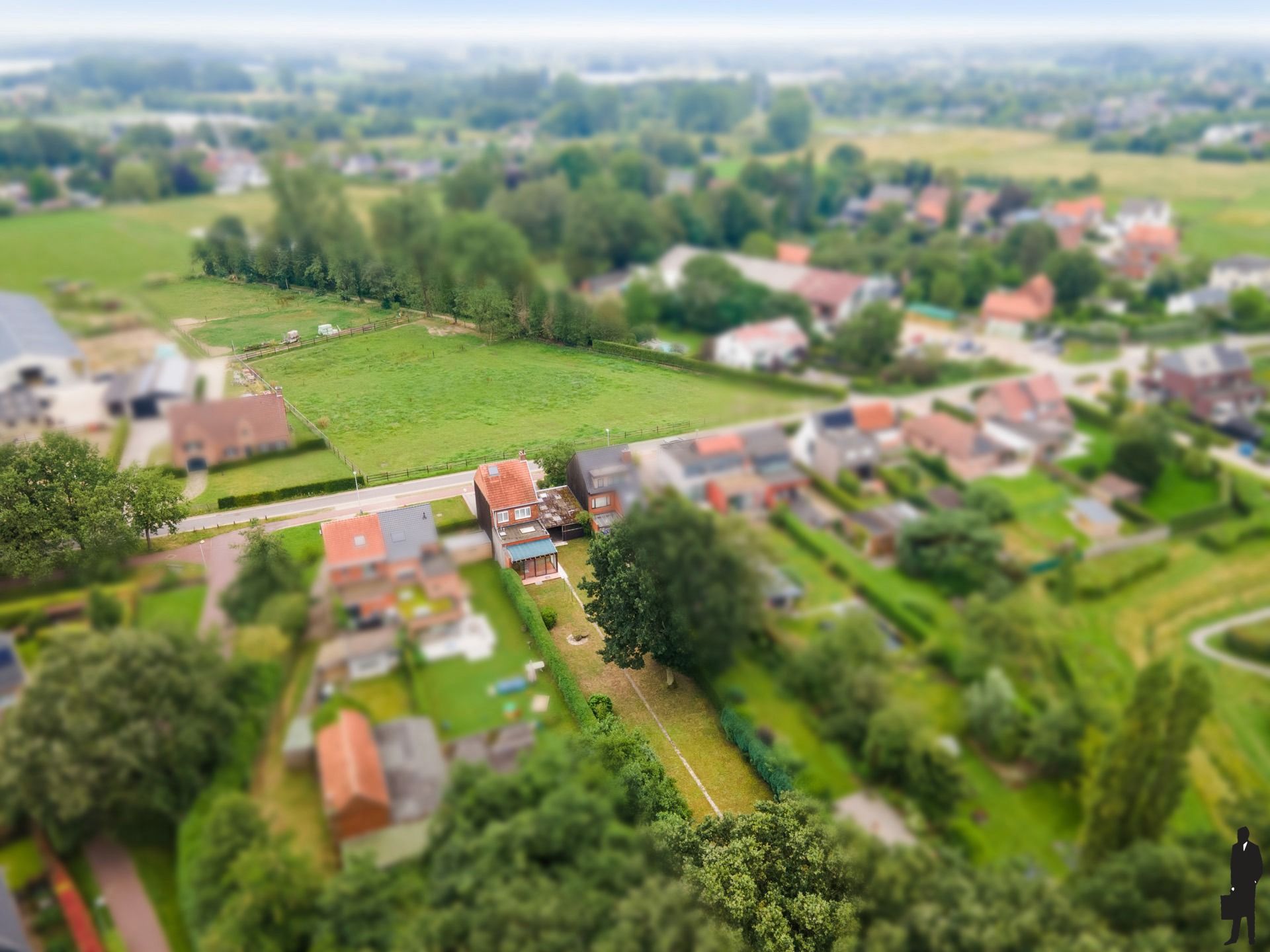 Te renoveren woning (mglk 3 slpks) op zeer leuke locatie met groen zicht foto 19