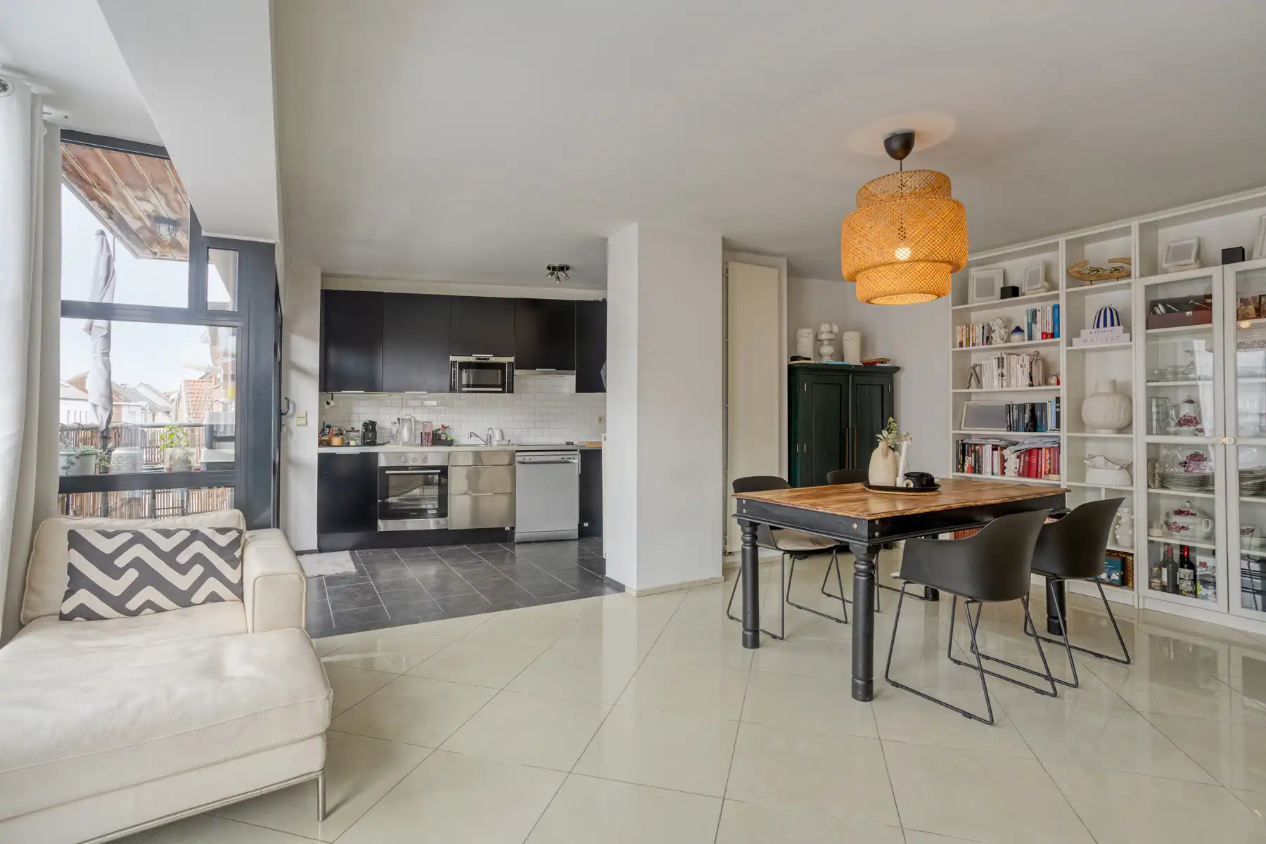Overname vennootschap met appartement en gelijkvloers foto 6