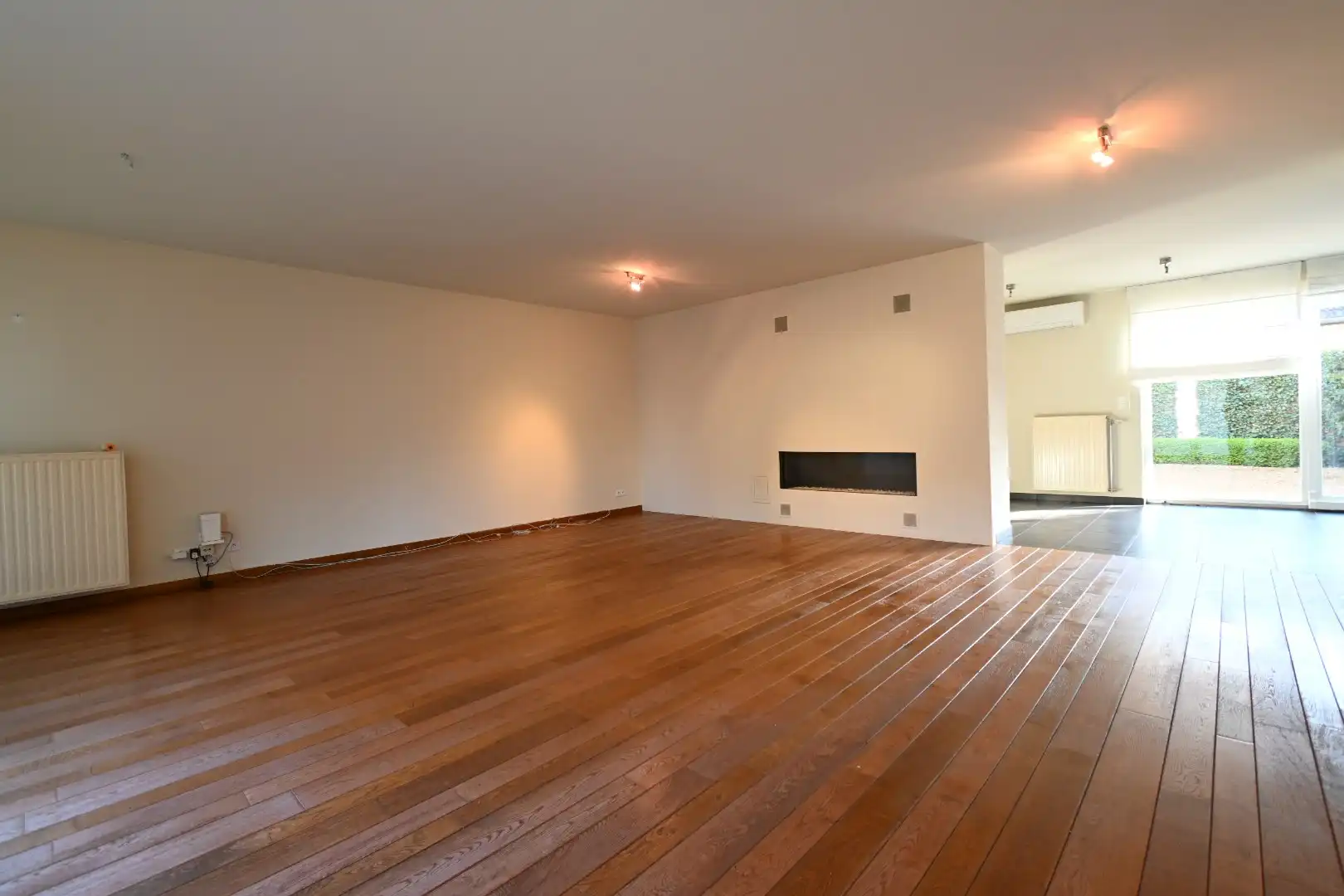 Degelijk 2-slaapkamer gelijkvloersappartement met autostandplaats + in hartje Bilzen foto 7