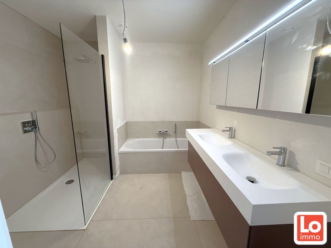 Prachtig ruim appartement (+/-133m²) met 3 slpks en ruim zuid-gericht terras foto 5