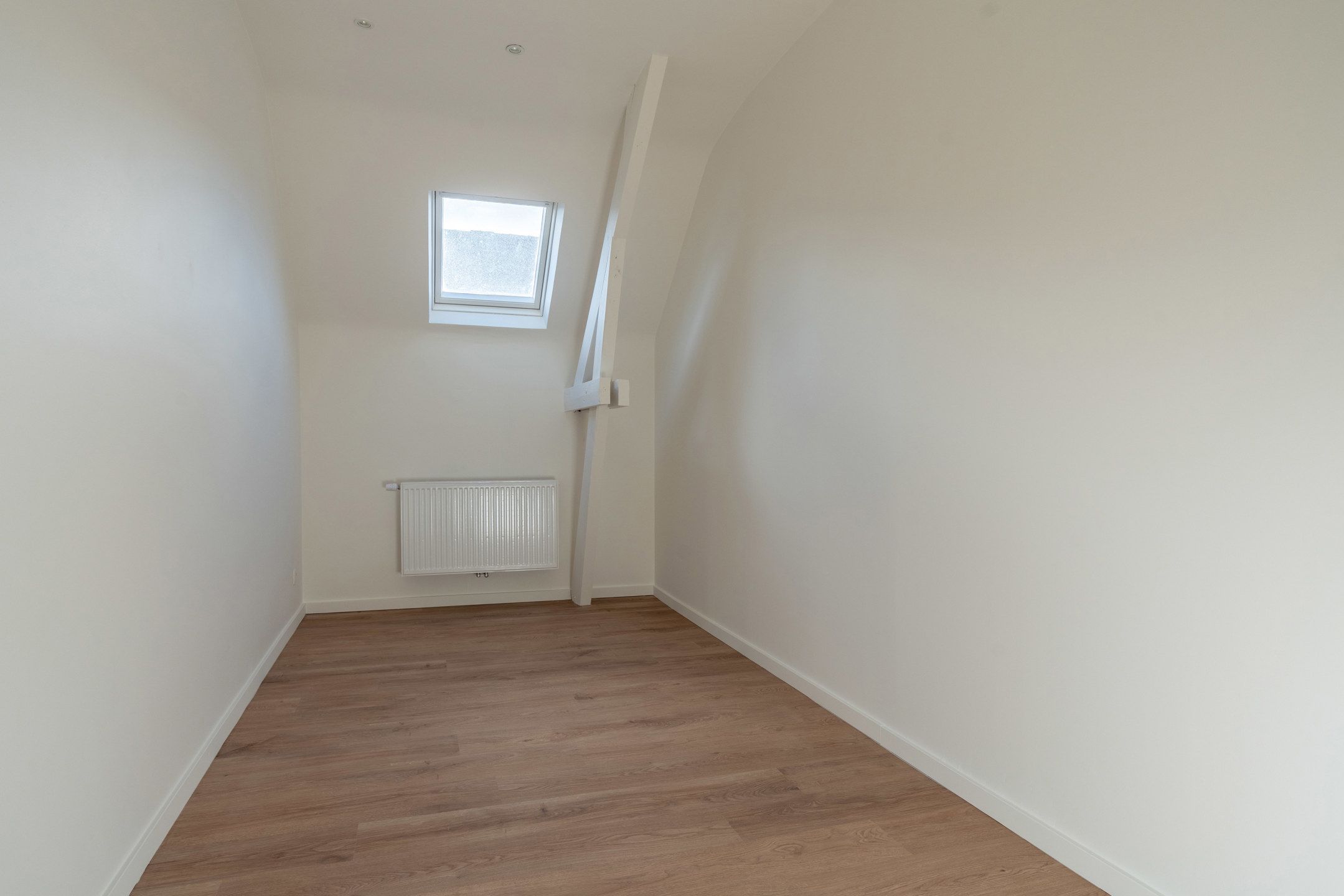 Handelspand met woonst (350m²) op wandelafstand van de Grote Markt. foto 26