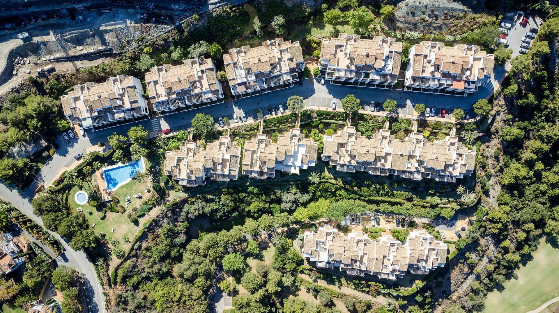 Subliem penthouse met een elegante afwerking te Altos de la Quinta, Benahavis. foto 28