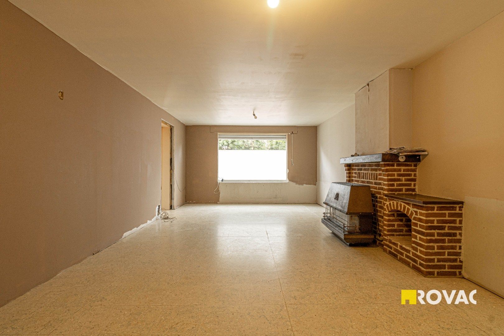 Zeer ruime woning met 5 slaapkamers, tuin en uitweg foto 4