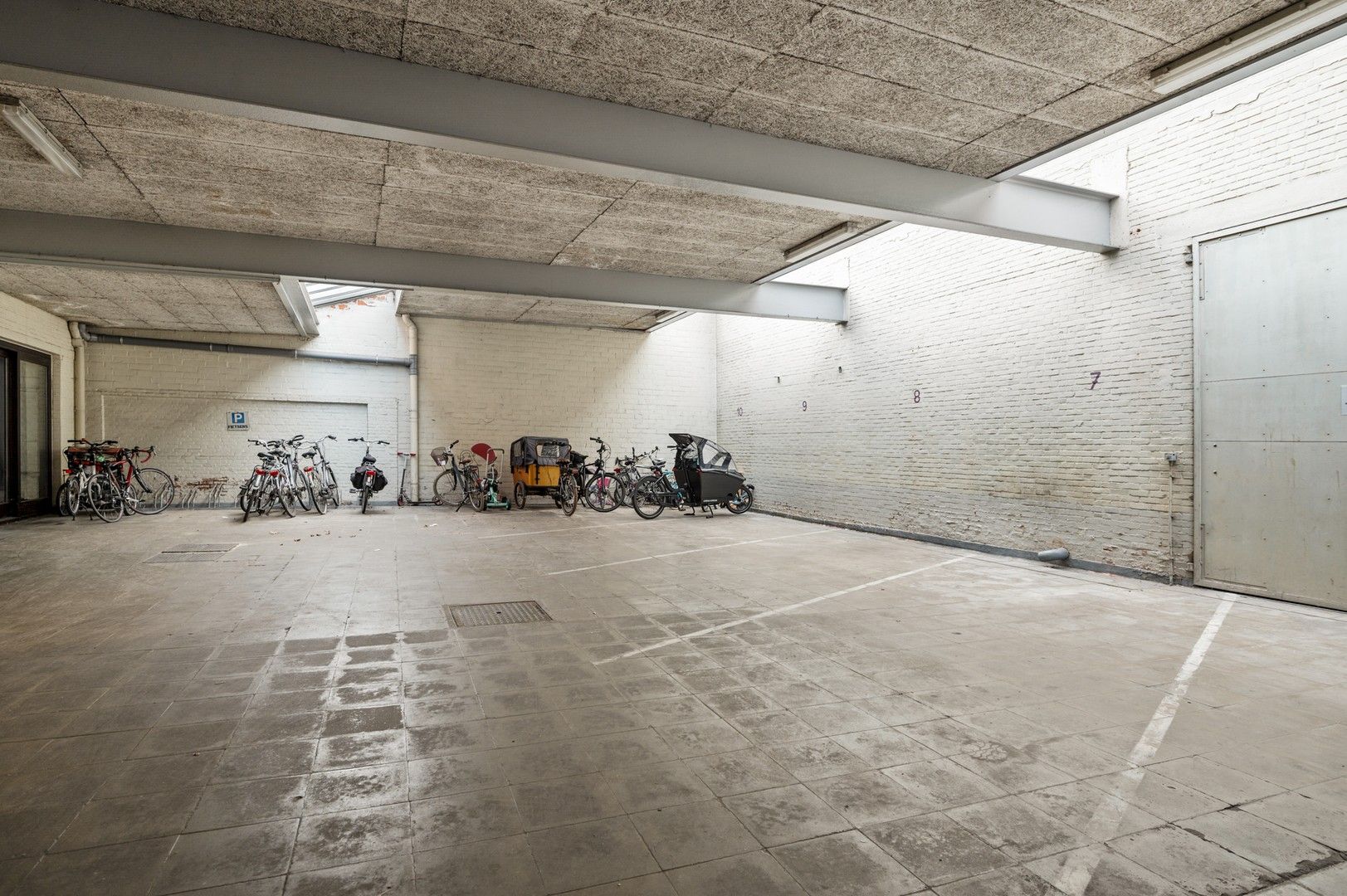 Commercieel gelijkvloers te huur met toplocatie in Brasschaat foto 10