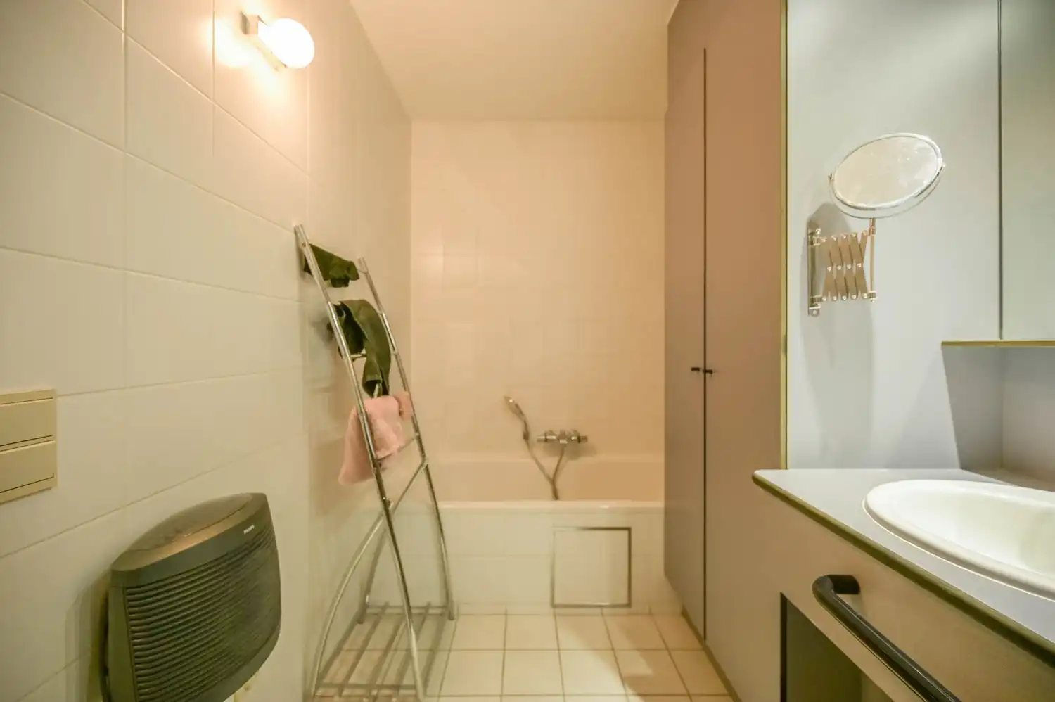 Ruim en lichtrijk appartement met 3 slaapkamers, een terras en een dubbele garagebox nabij het UZ Gasthuisberg te Leuven! foto 14