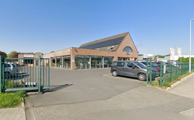 Opbrengsteigendom te koop – commerciële toplocatie in Erpe-Mere foto {{pictureIndex}}