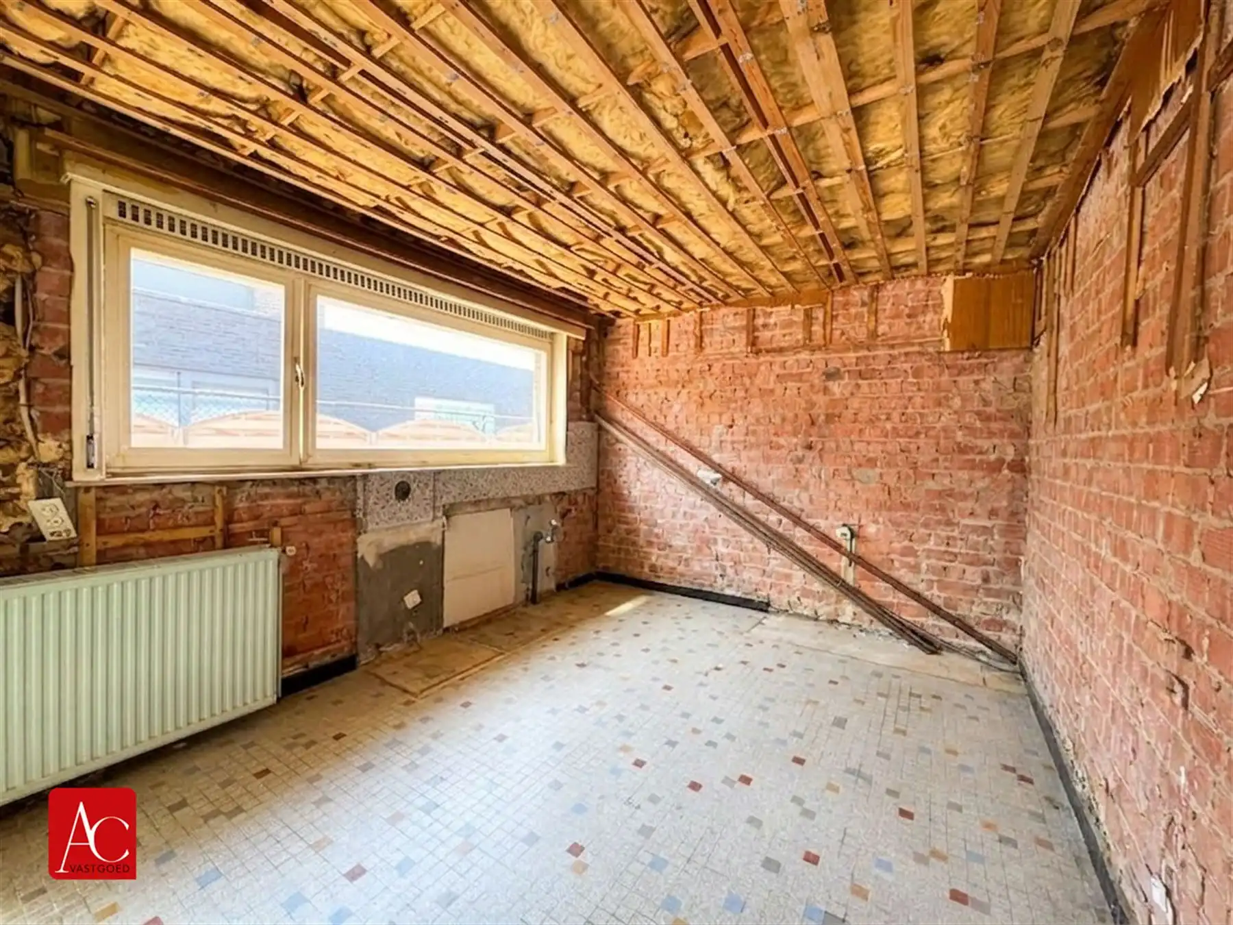 Renovatiewoning op ruim perceel foto 8