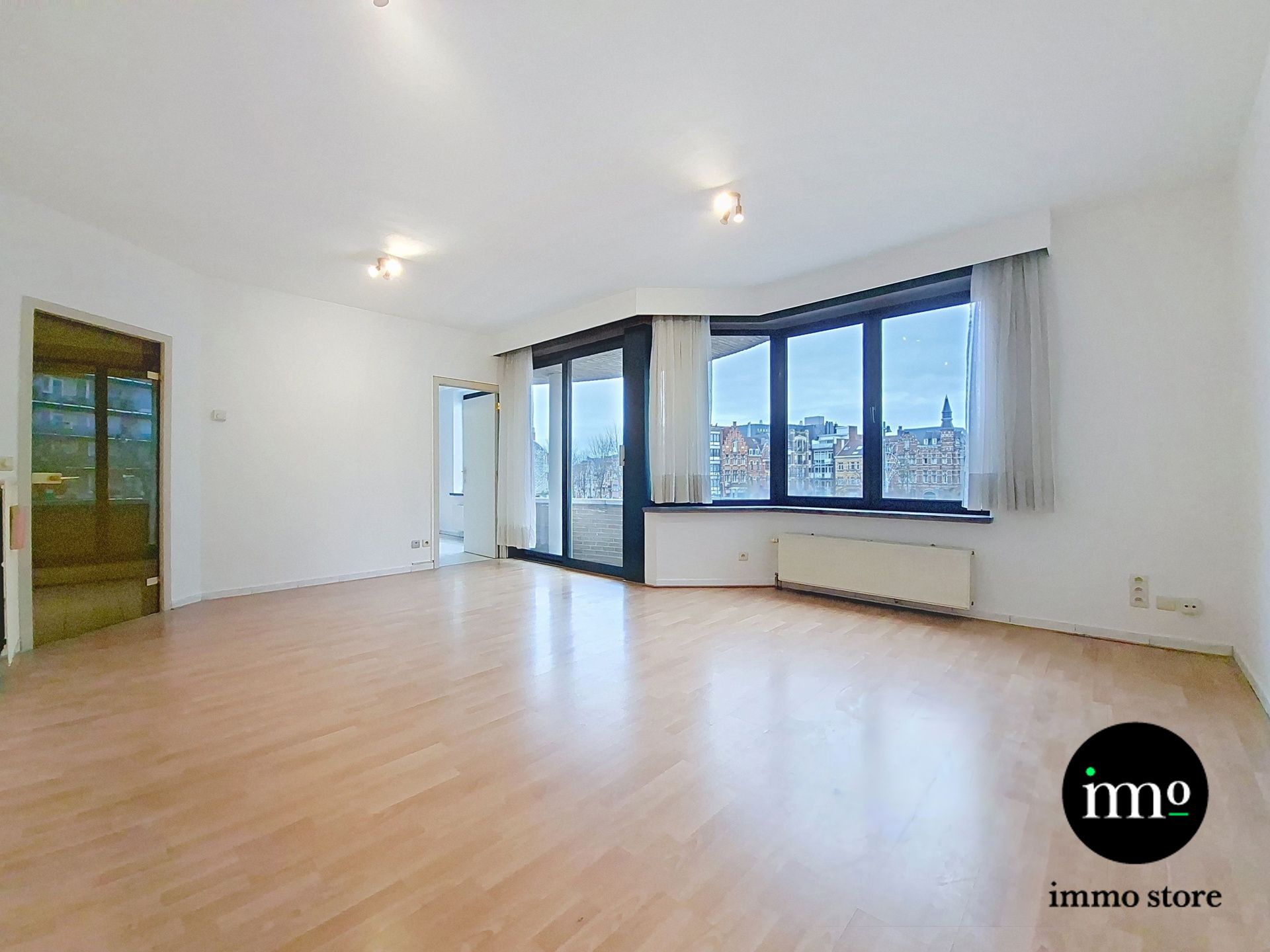 LICHTRIJK 2-SLAAPKAMERAPPARTEMENT DOKTER SCHWEITZERPLEIN foto {{pictureIndex}}