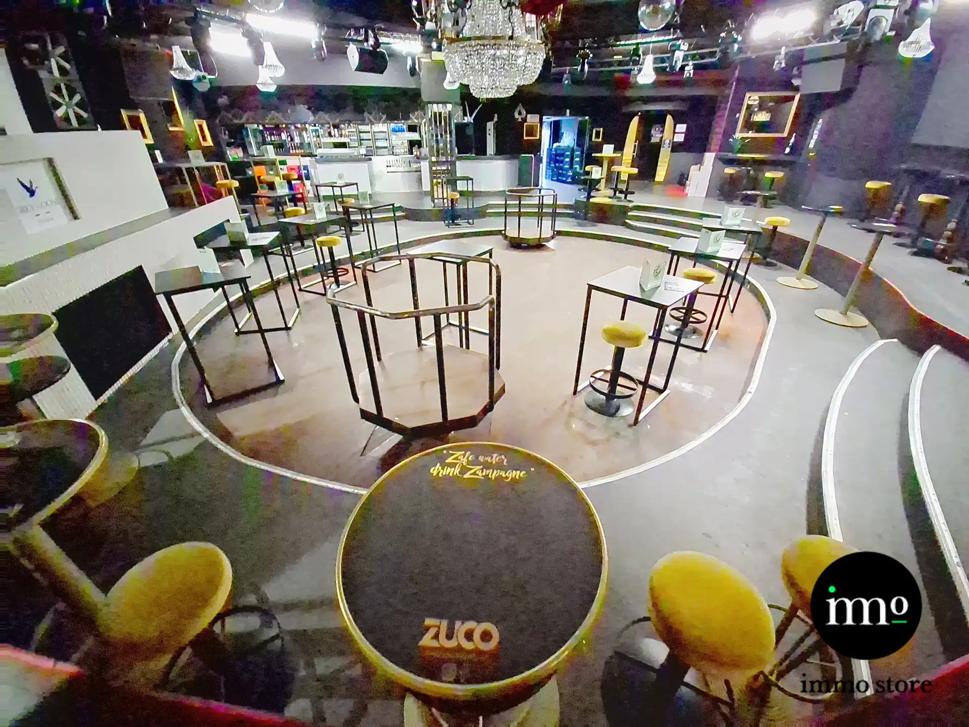 Nightclub met 4 bars en veel meer! foto {{pictureIndex}}