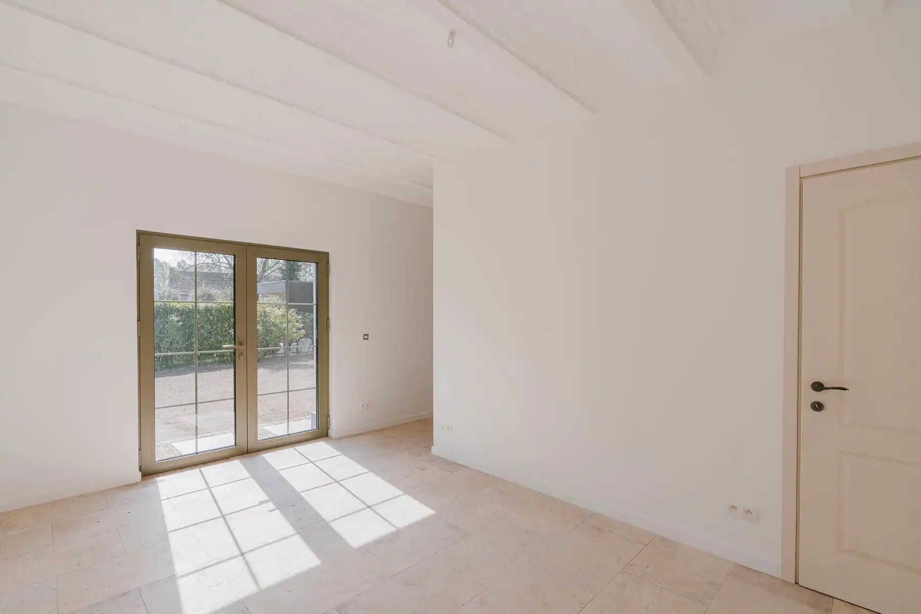 Prachtige, kwalitatief gerenoveerde villa op toplocatie foto 9