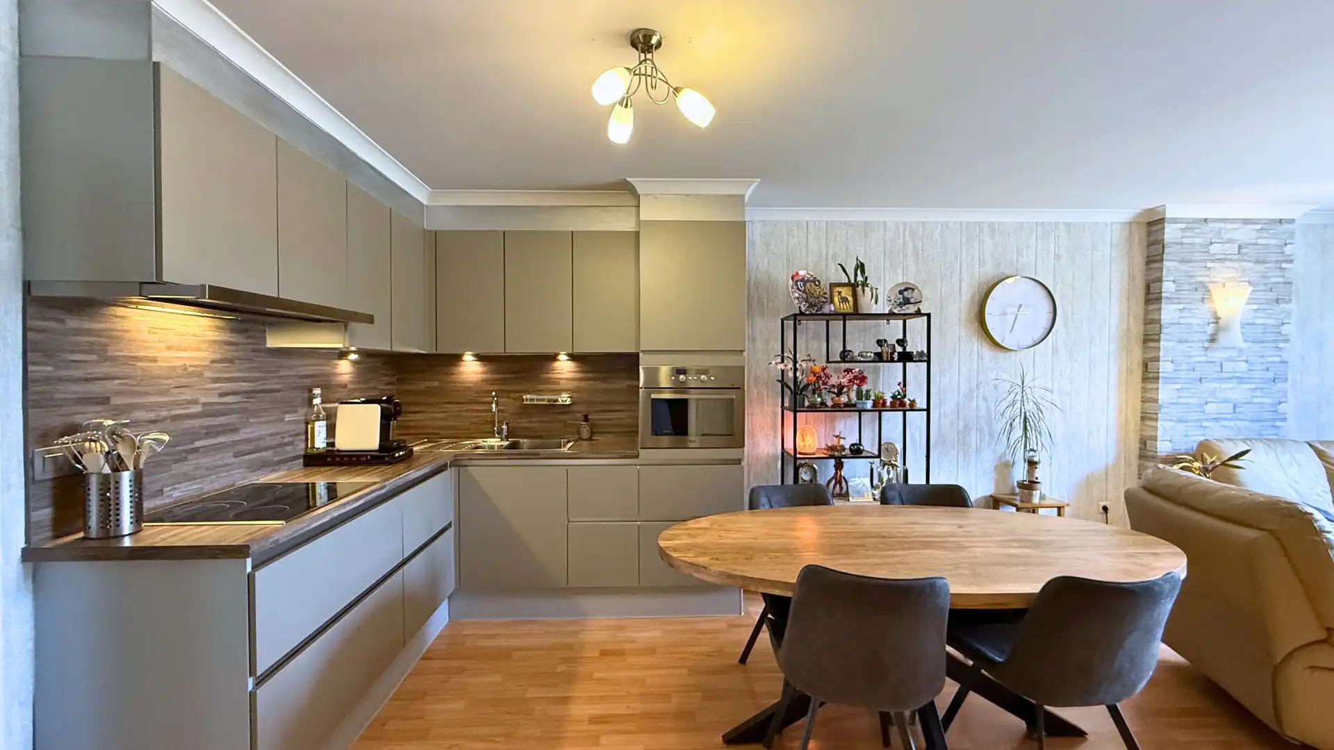 Hoofdfoto van de publicatie: Woning