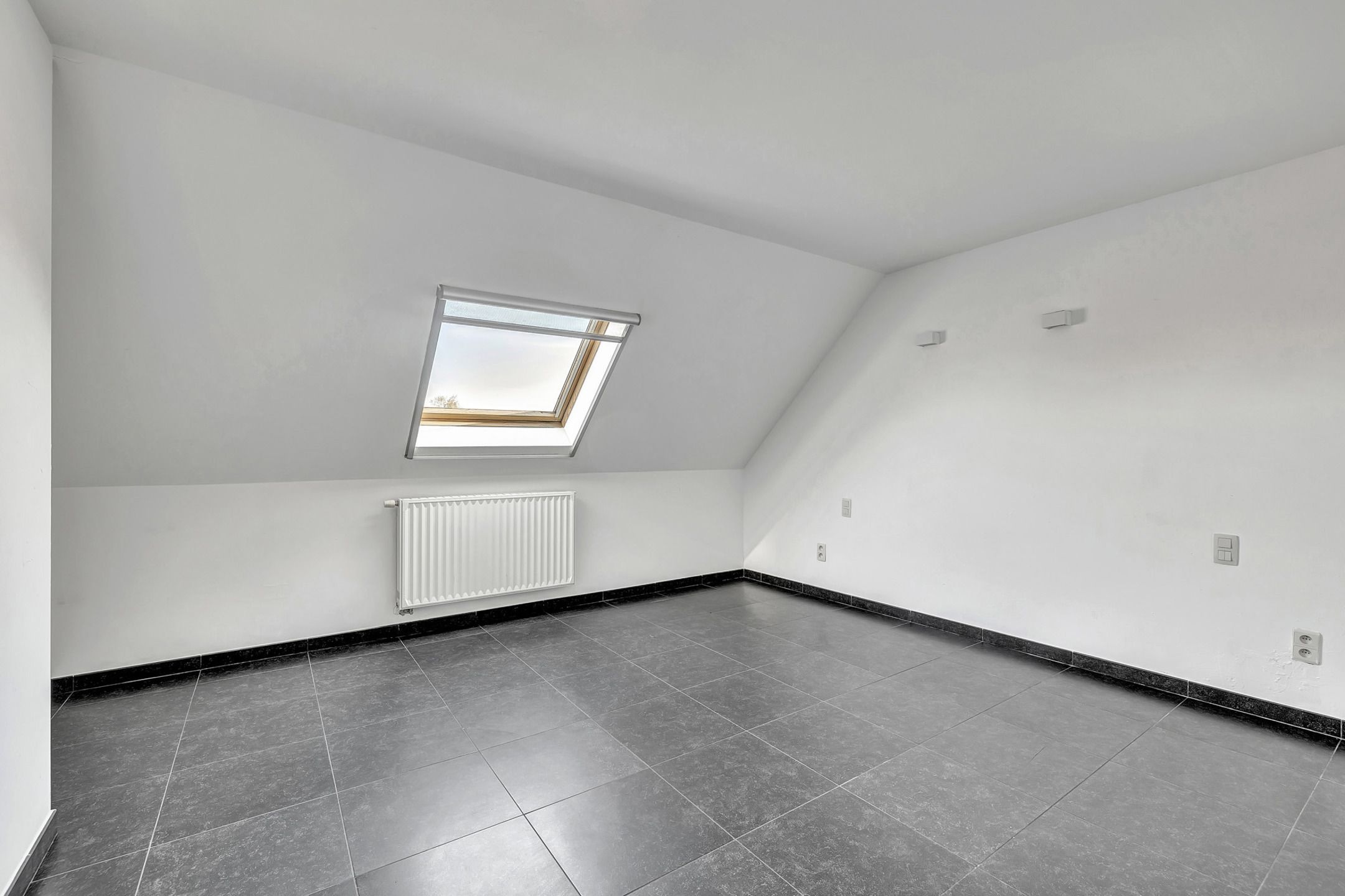 Ruime duplex met groot terras en garage foto 14