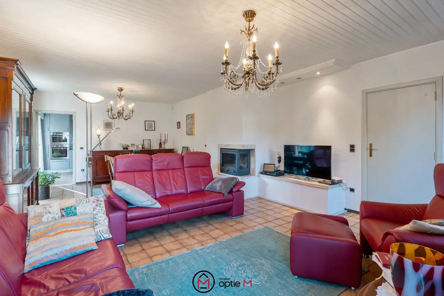 Rustig gelegen gezinswoning met 5 slaapkamers en garage foto 6