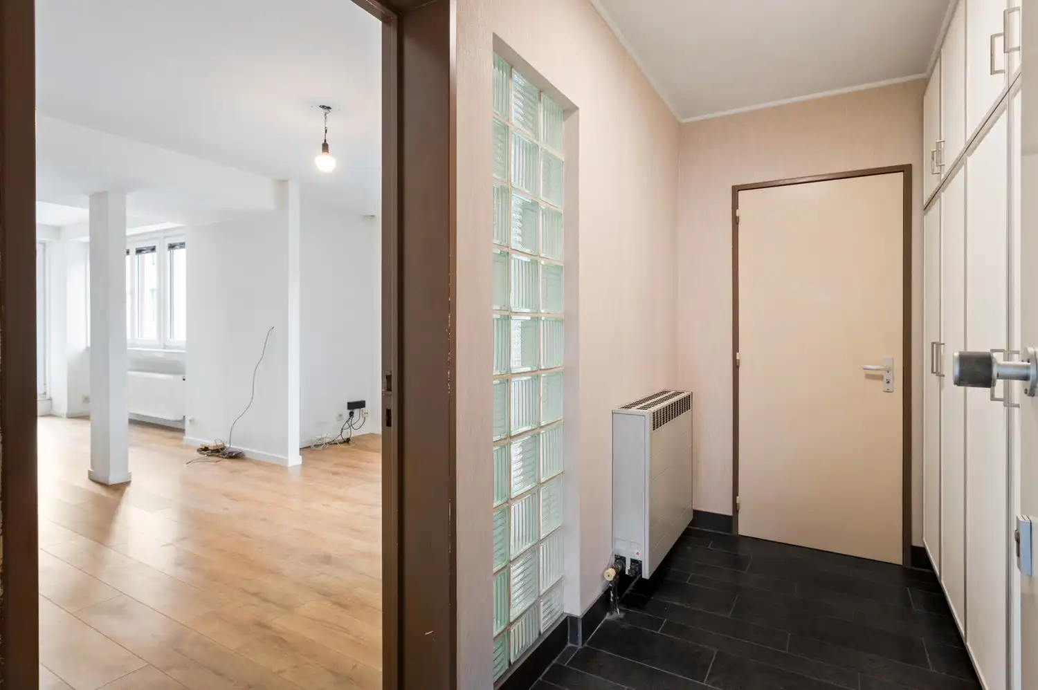 Ruim, instapklaar duplexappartement met 3 slaapkamers en 2 terrassen in centrum Lint foto 4