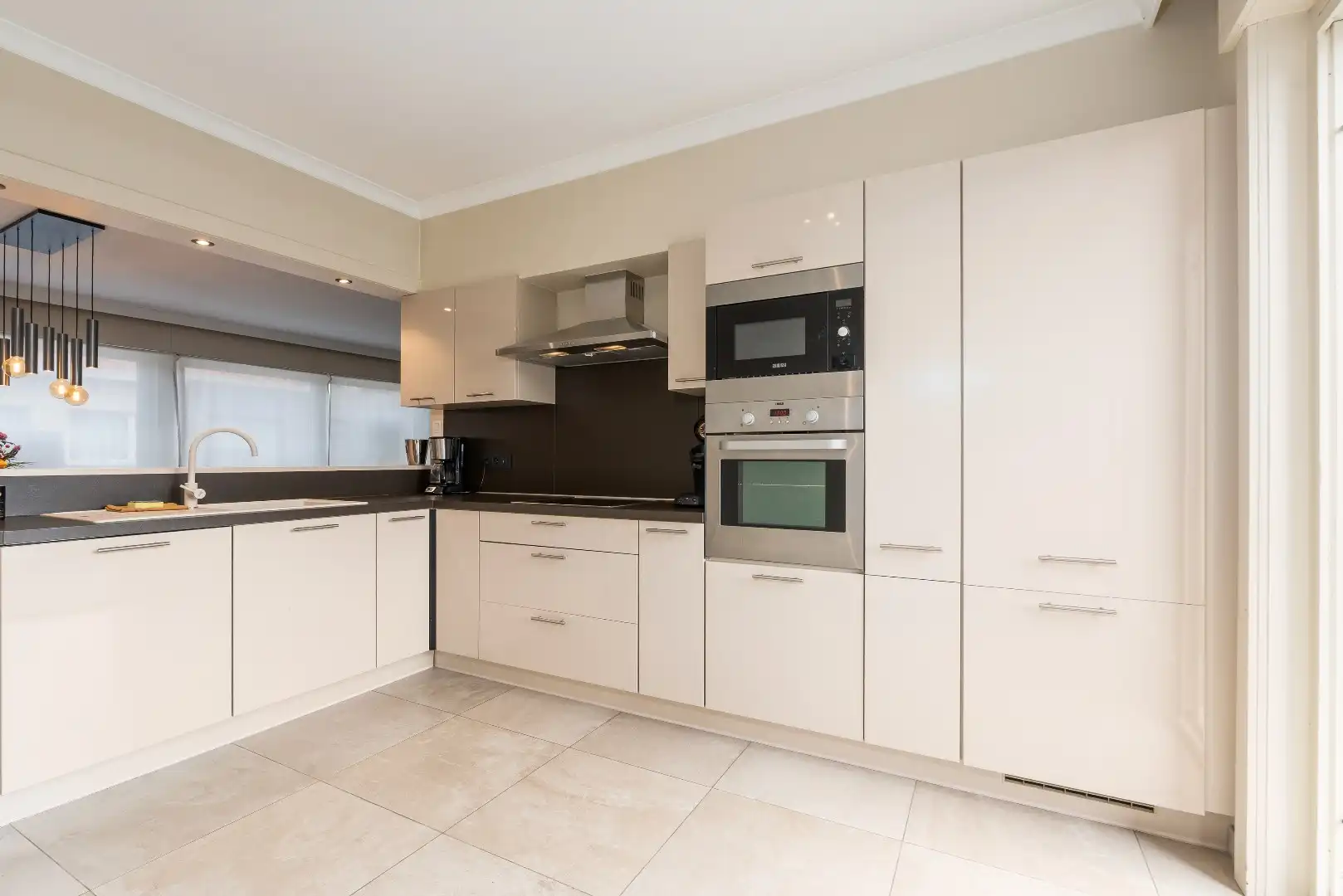 Luxe duplex appartement met 3 slaapkamers en 1 badkamer in Geluwe foto 11