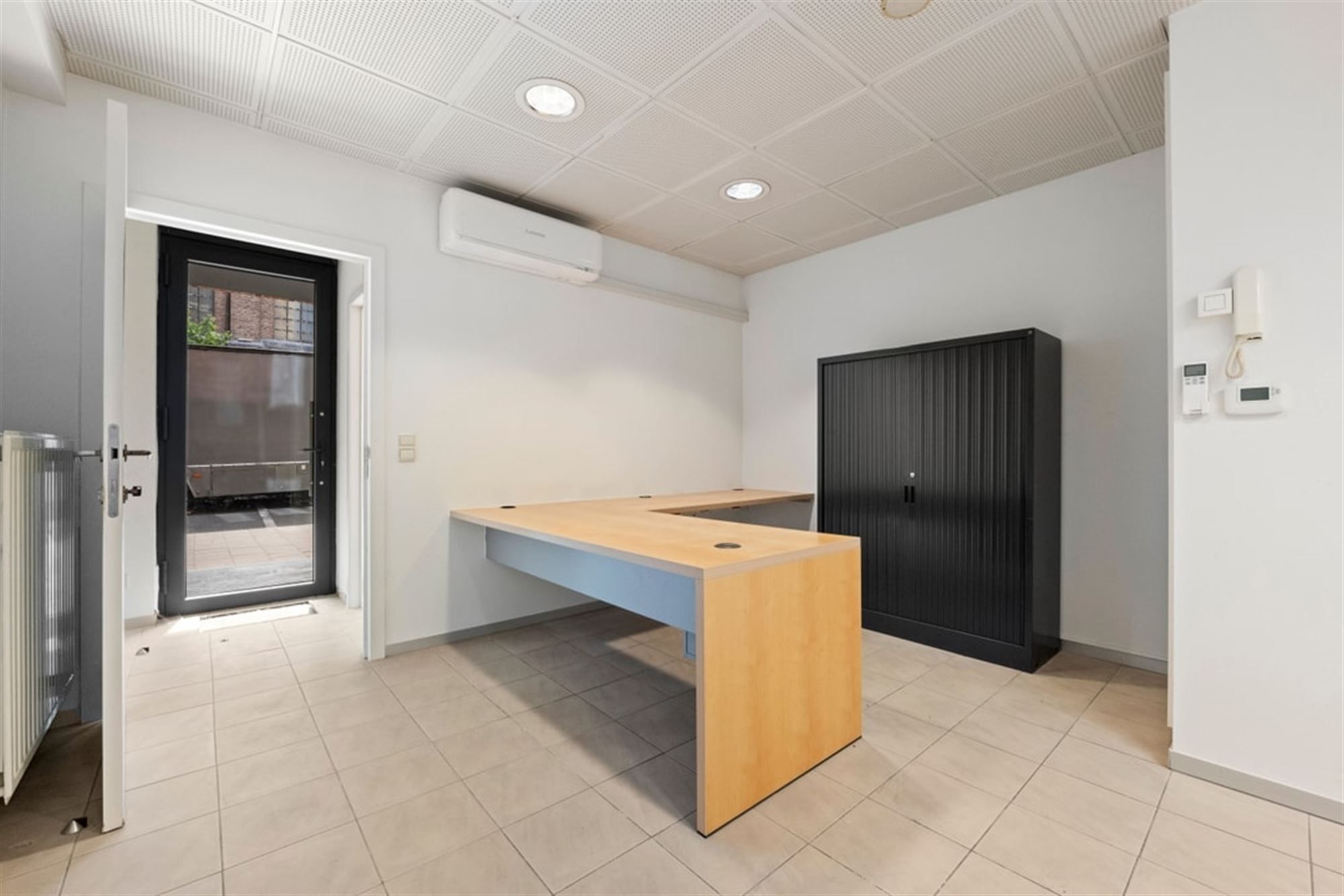 HANDELSRUIMTE TE HUUR IN HET CENTRUM VAN SINT-TRUIDEN  foto 9
