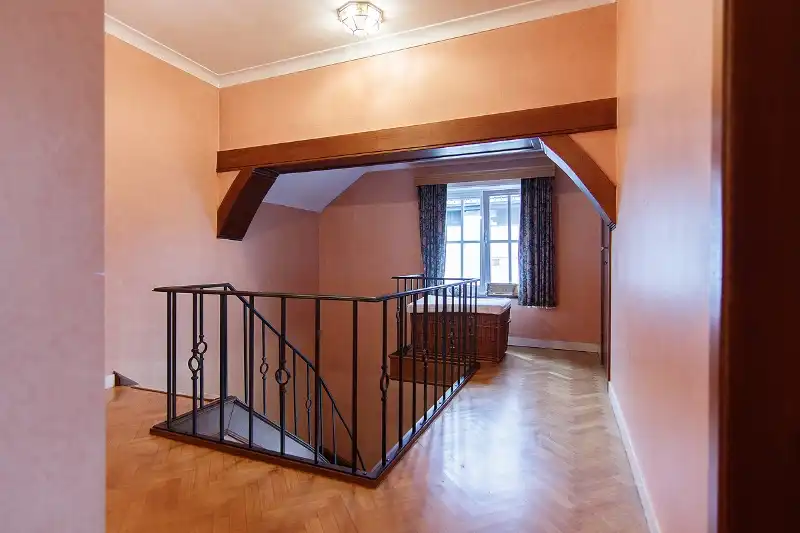 AUTHENTIEKE VILLA IN RESIDENTIËLE OMGEVING, KARAKTERVOL WONEN AAN DE STADSRAND foto 12